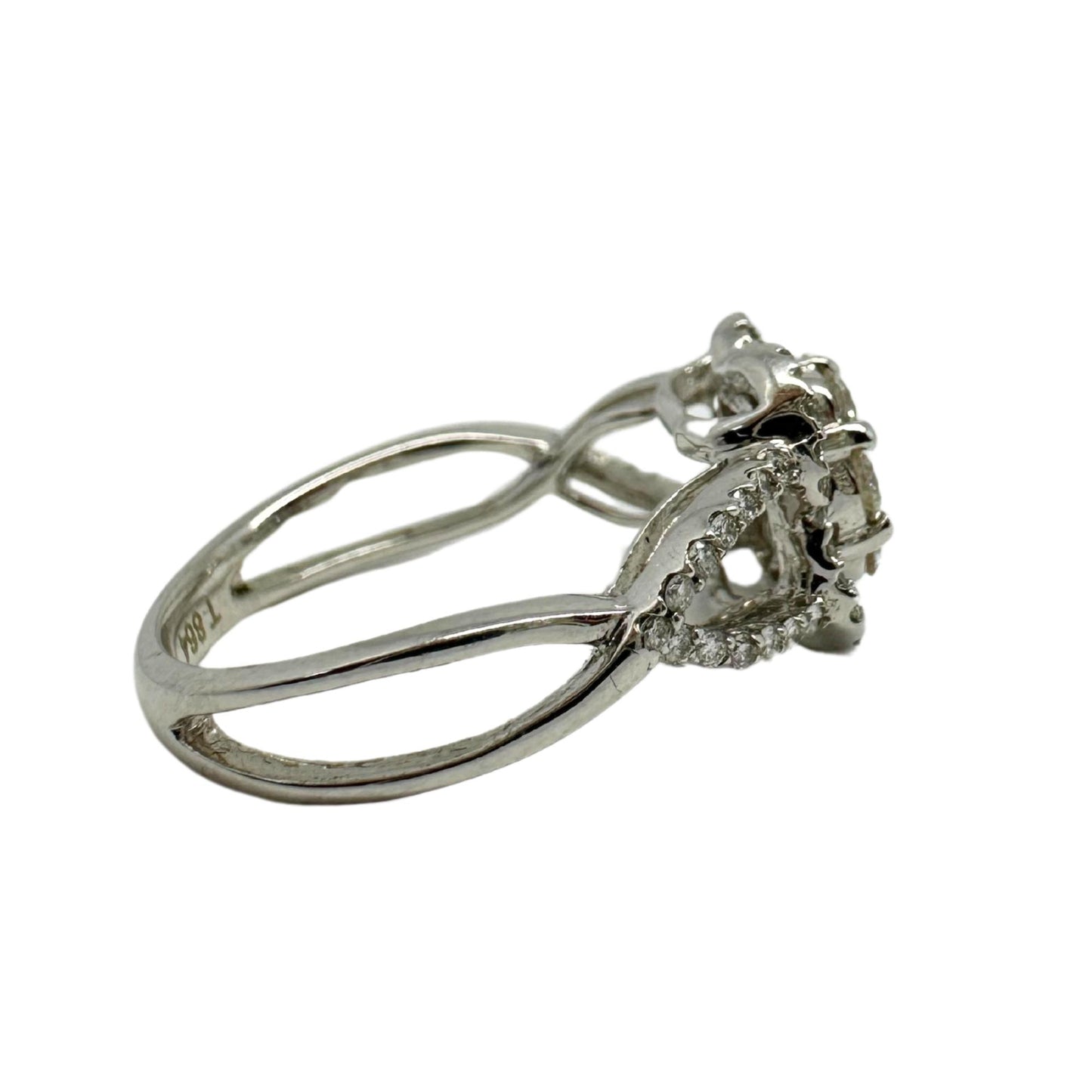 18K White Gold Diamond Ring