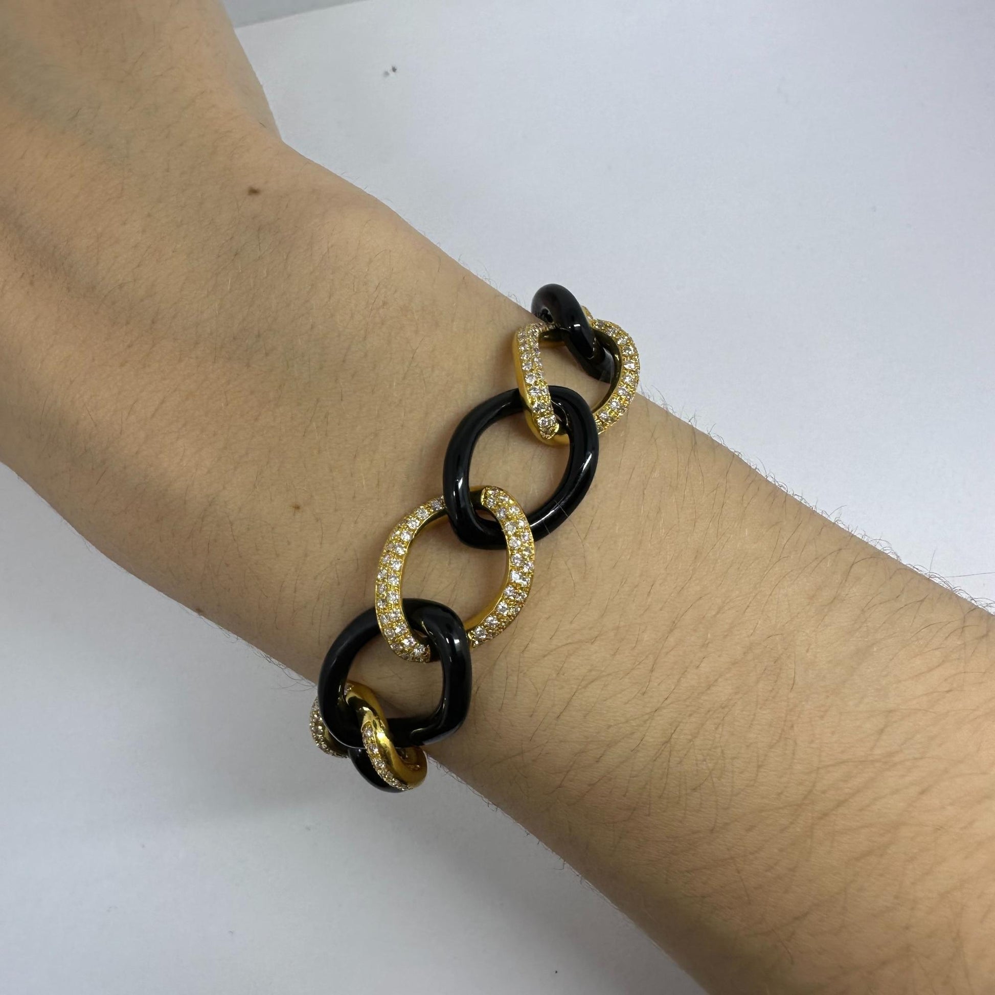 18K Yellow Gold Diamond and Onyx Link Bracelet