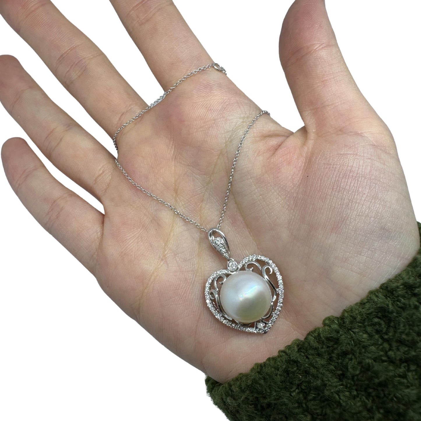 18K White Gold Diamond and Pearl Heart Pendant Necklace