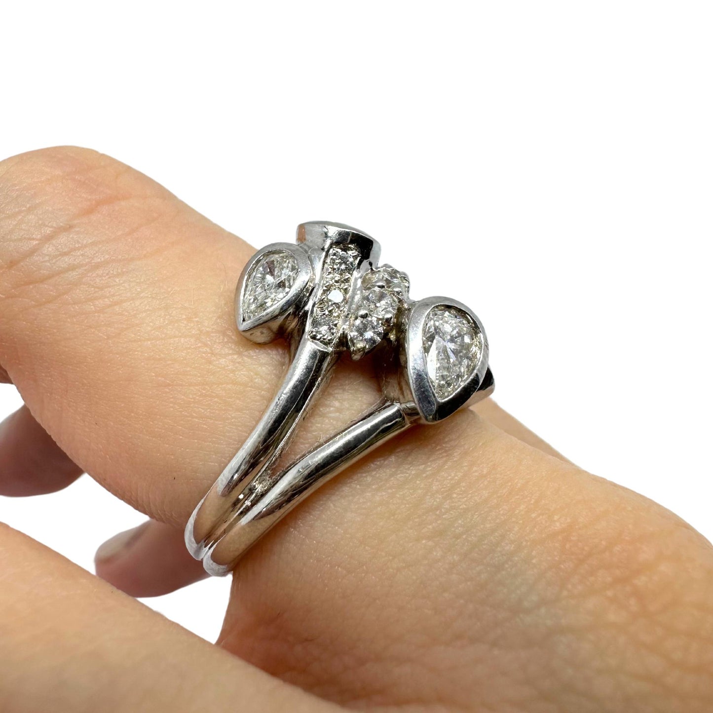 18K White Gold Pear Cut Diamond Ring