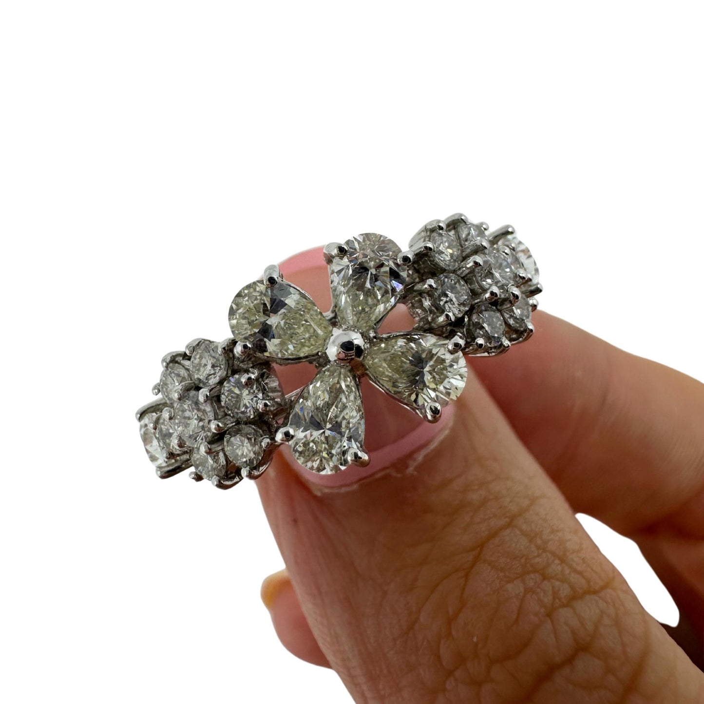 18k White Gold Pear Cut Diamond Ring