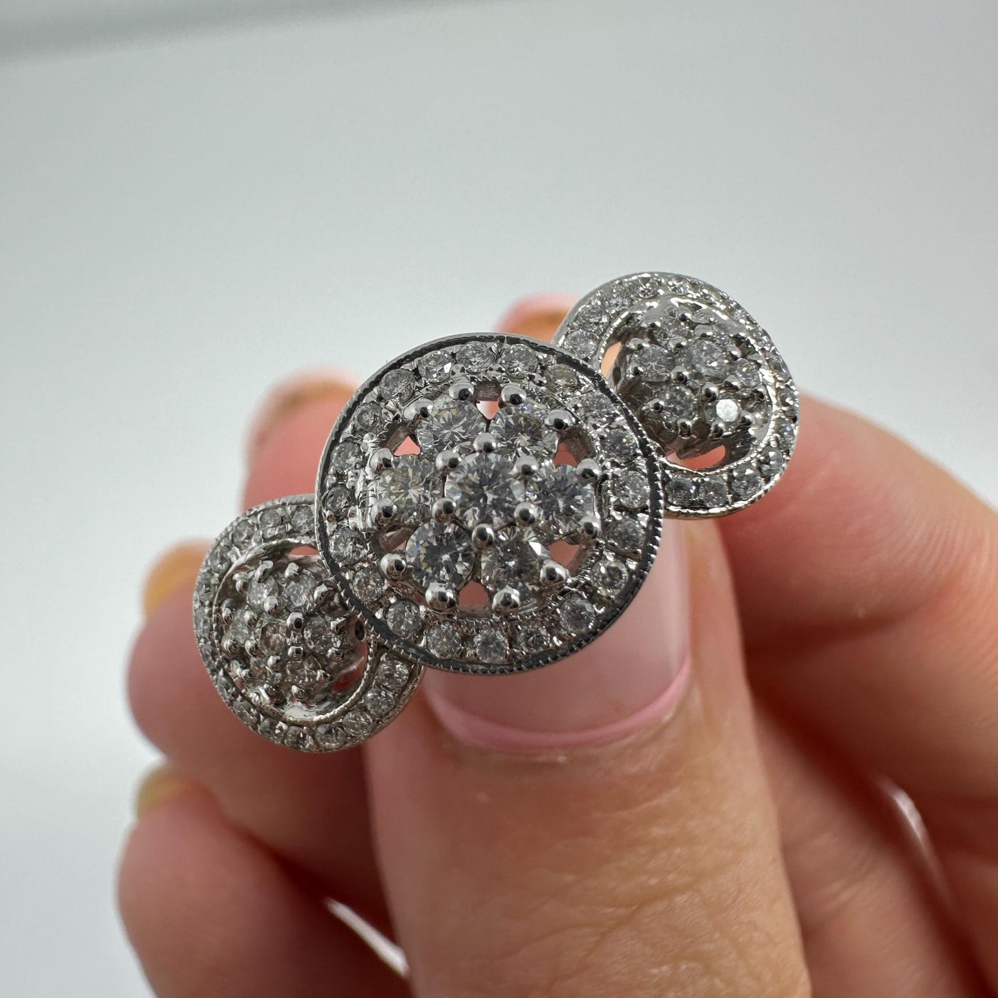 18k White Gold Diamond Cluster Ring