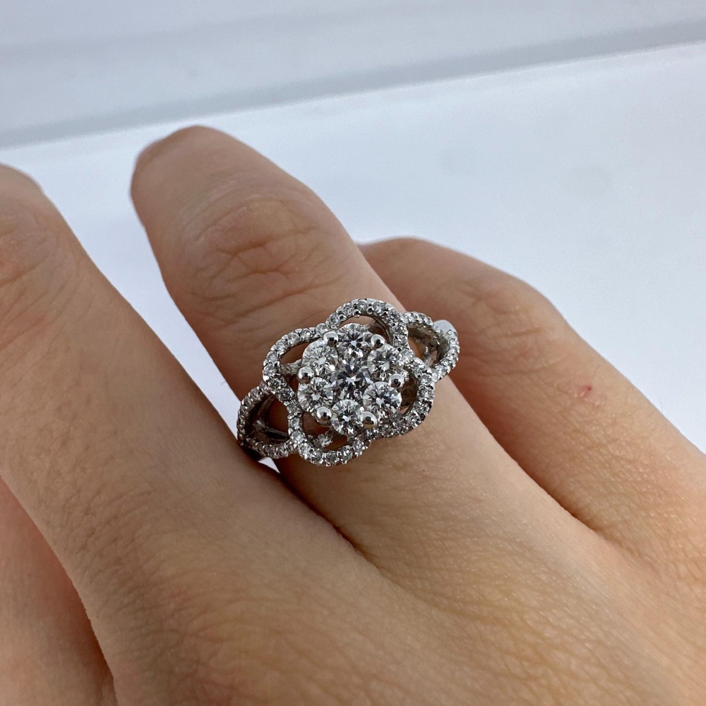18K White Gold Diamond Ring