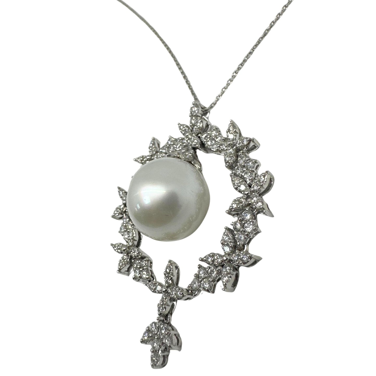 18K White Gold Diamond and Pearl Pendant Necklace