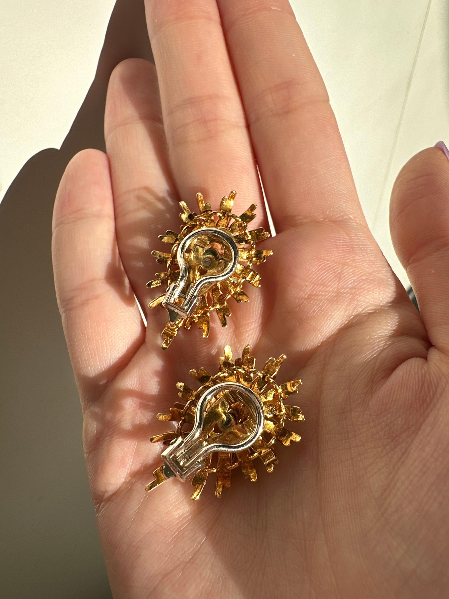 En Tremblant Estate 18K Yellow Gold Diamond Starburst Ear-Clips