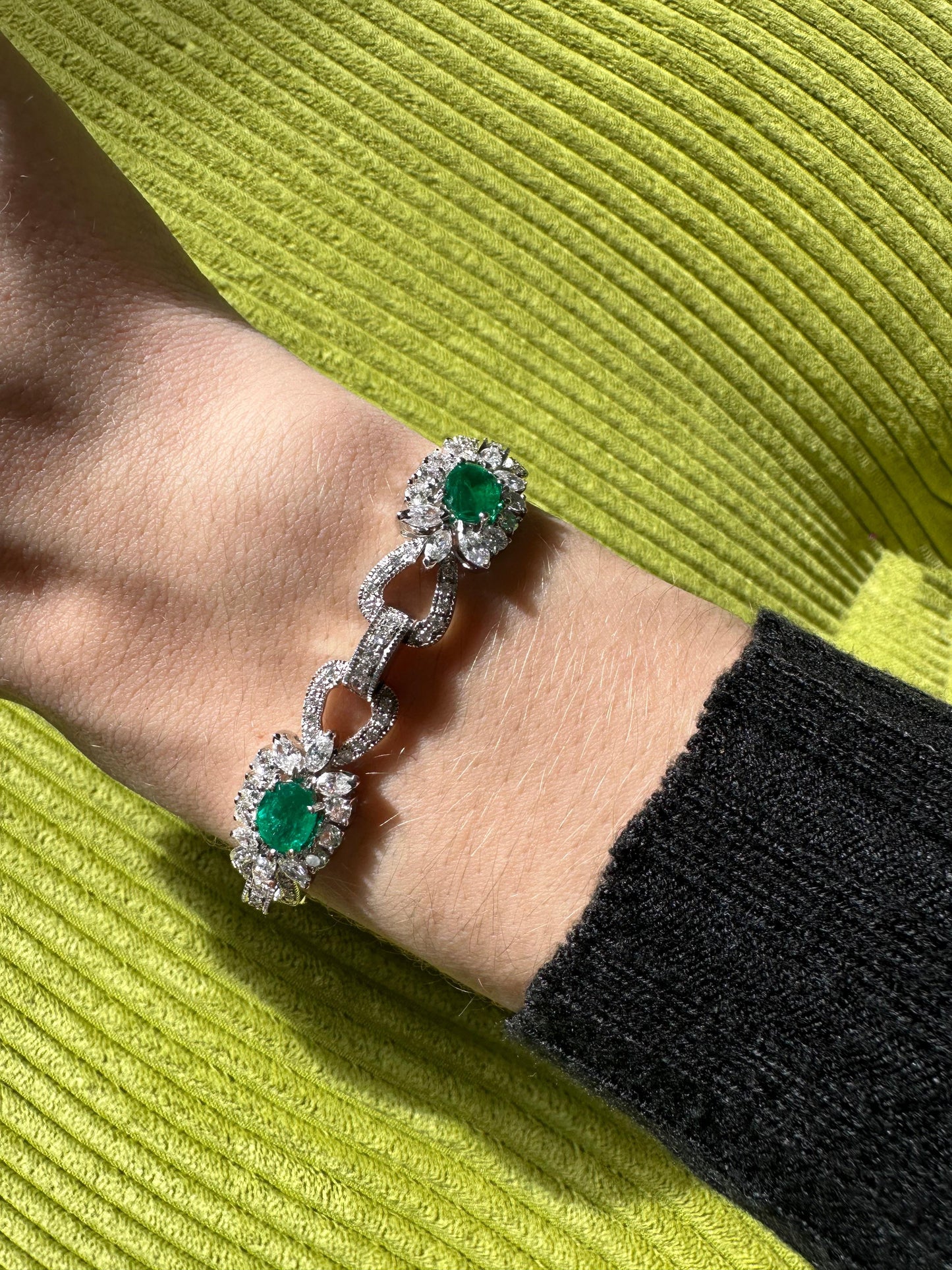 18K White Gold Diamond and Emerald Bracelet