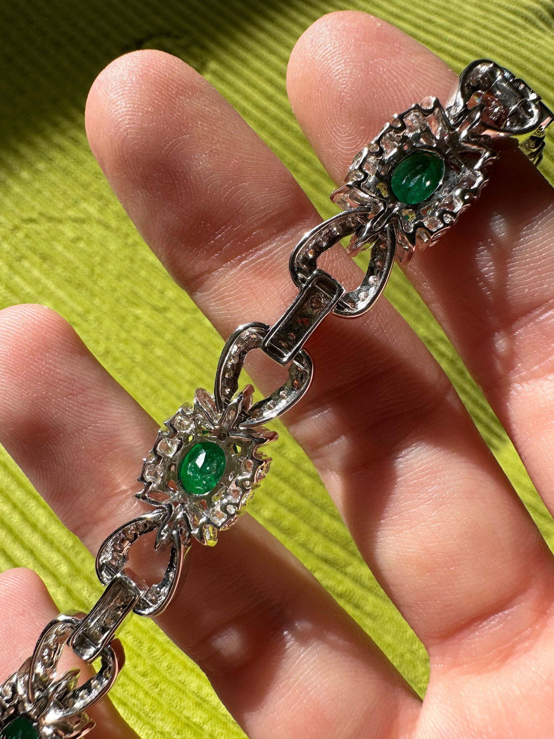 18K White Gold Diamond and Emerald Bracelet