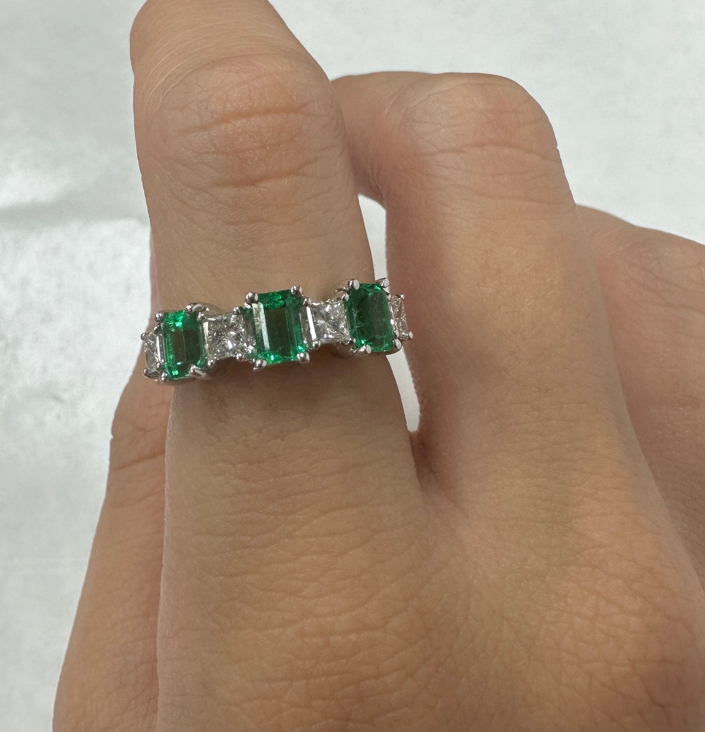 18k Diamond and Emerald Ring
