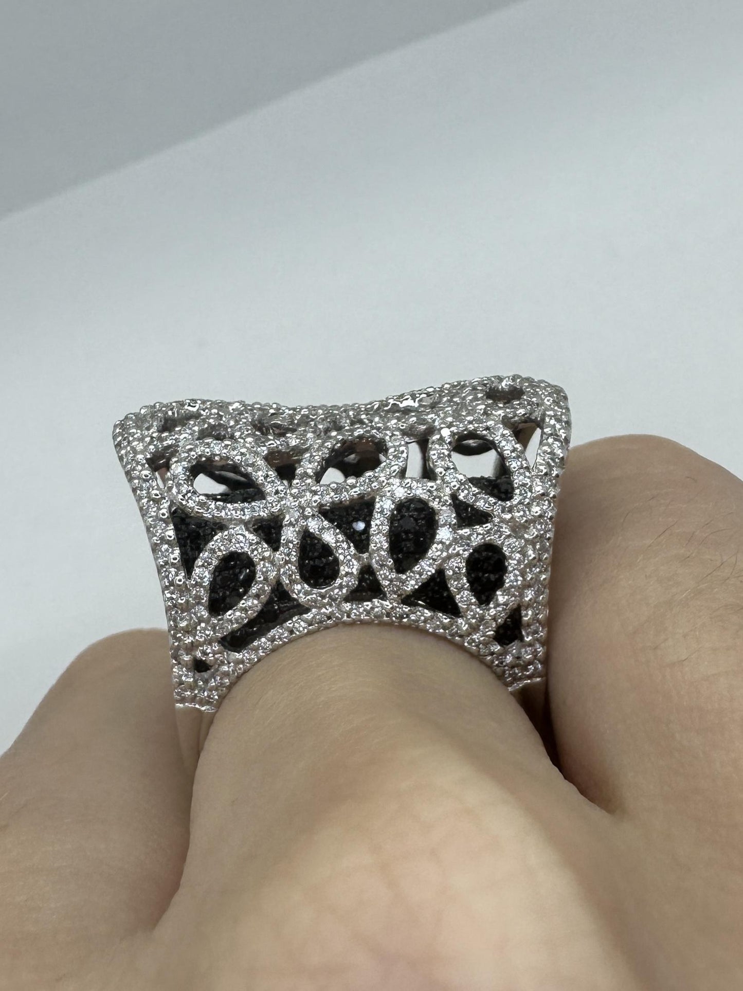 18K White Gold Black and White Diamond Cocktail Ring