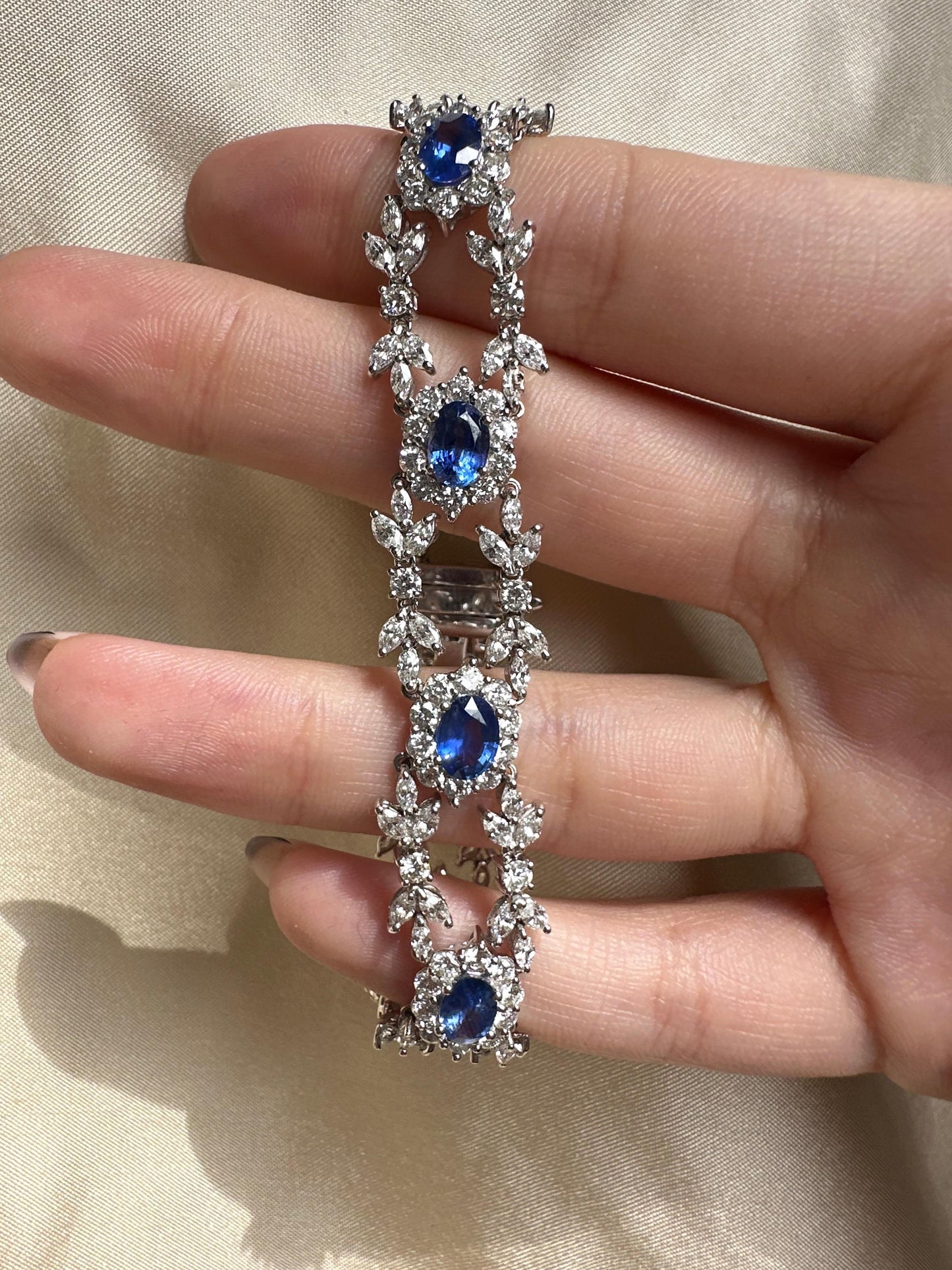18K White Gold Diamond and Sapphire Bracelet - 7.5 inches