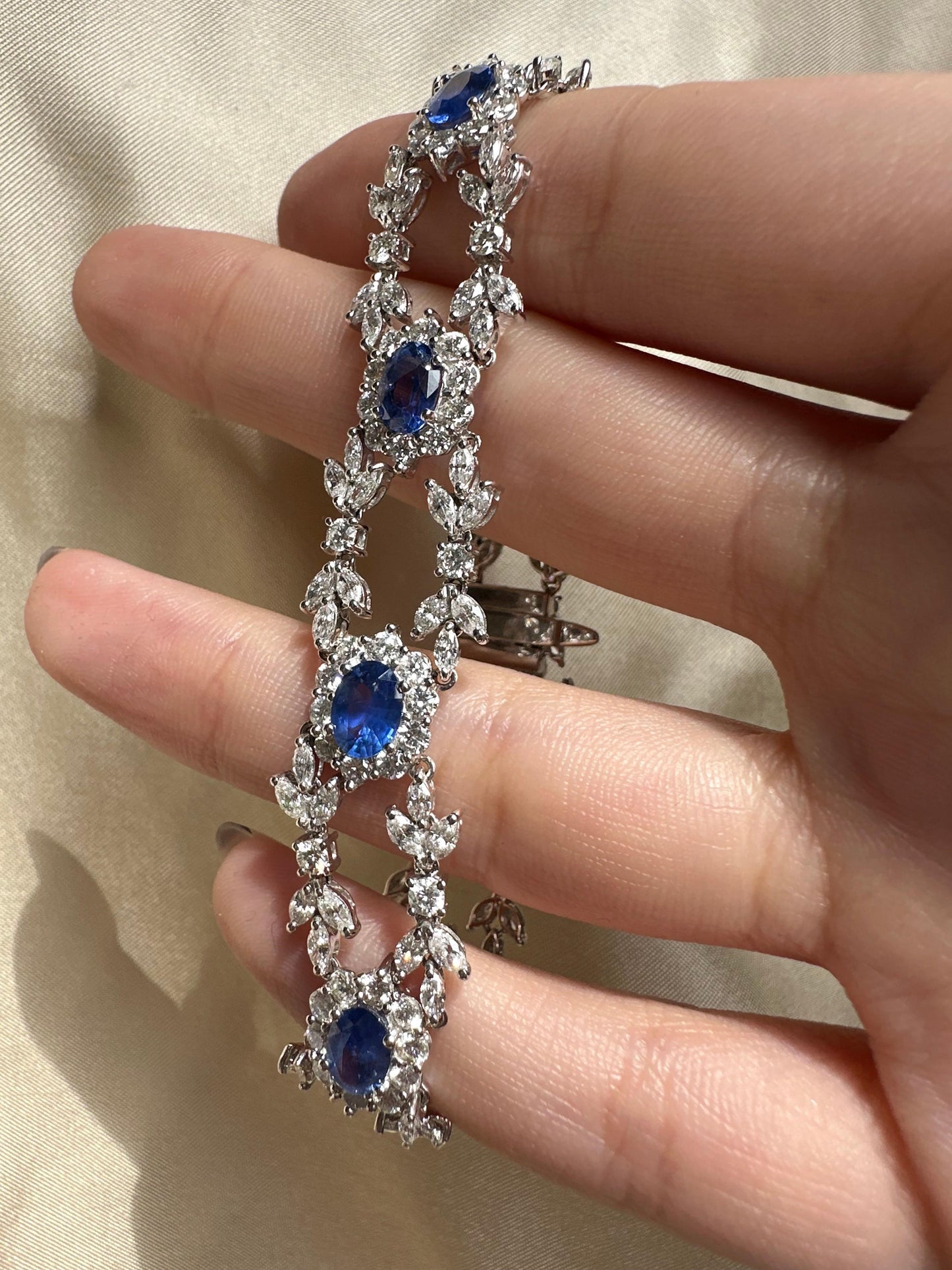 18K White Gold Diamond and Sapphire Bracelet - 7.5 inches