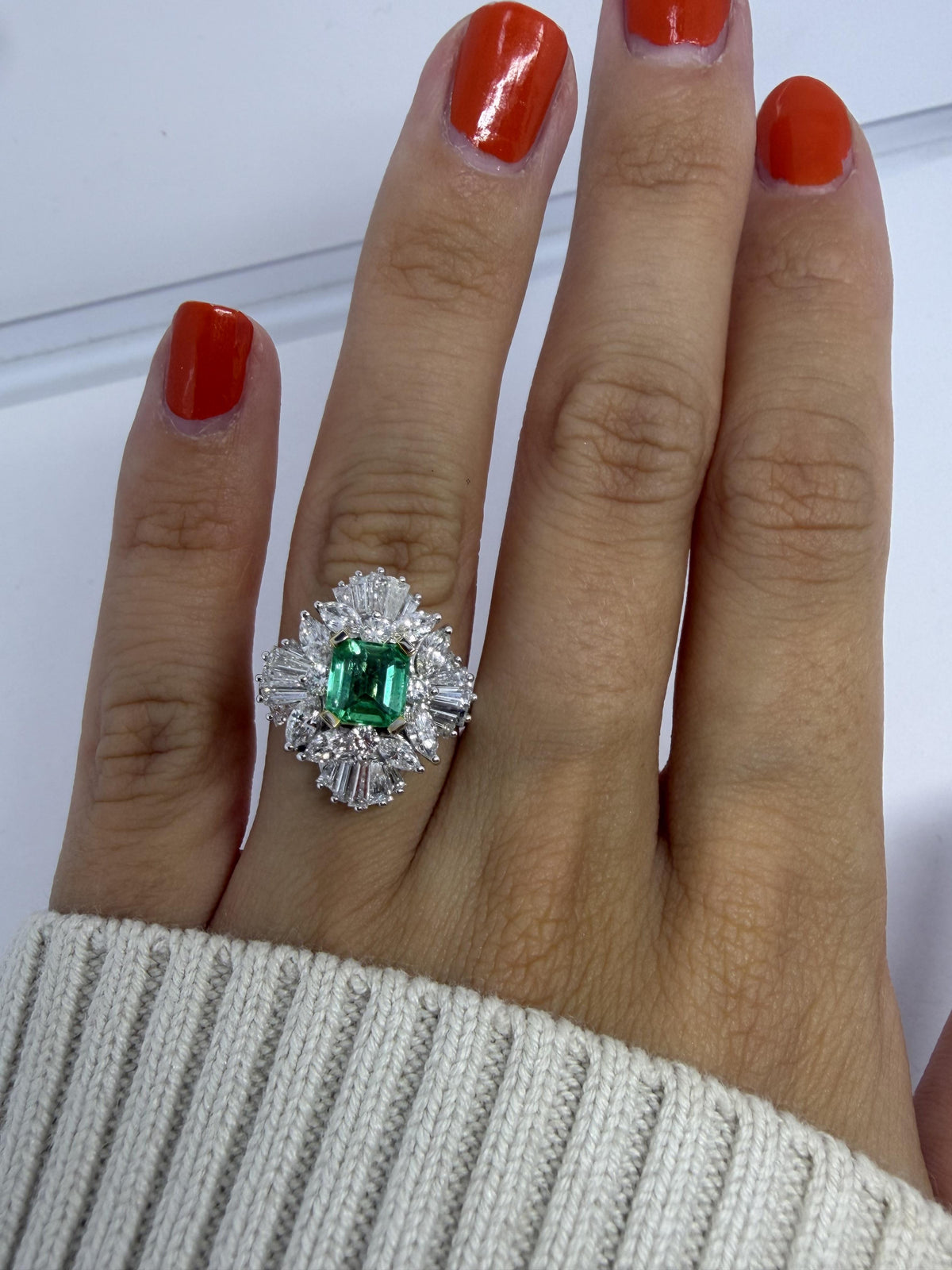 18K White Gold 1.03 Carat Emerald and Diamond Ring