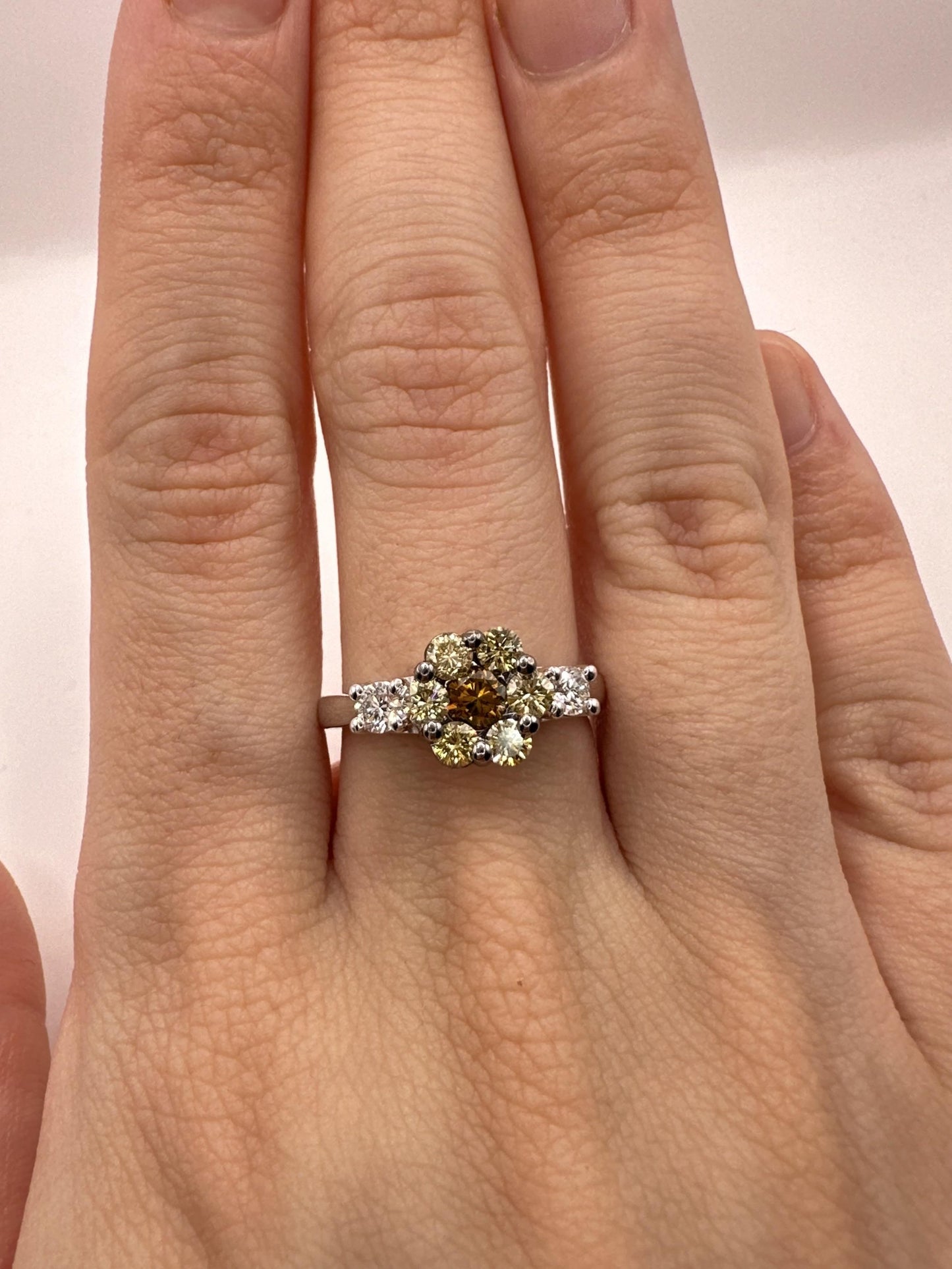 18k White and Yellow Diamond Flower Ring