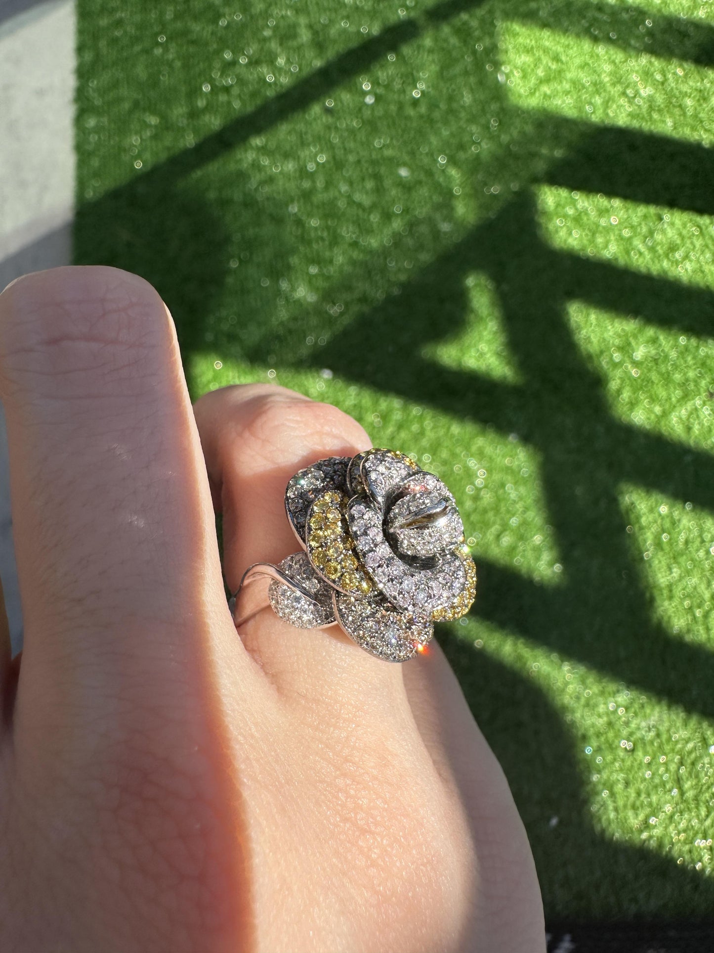 18k Brown, White and Yellow Diamond Flower Ring