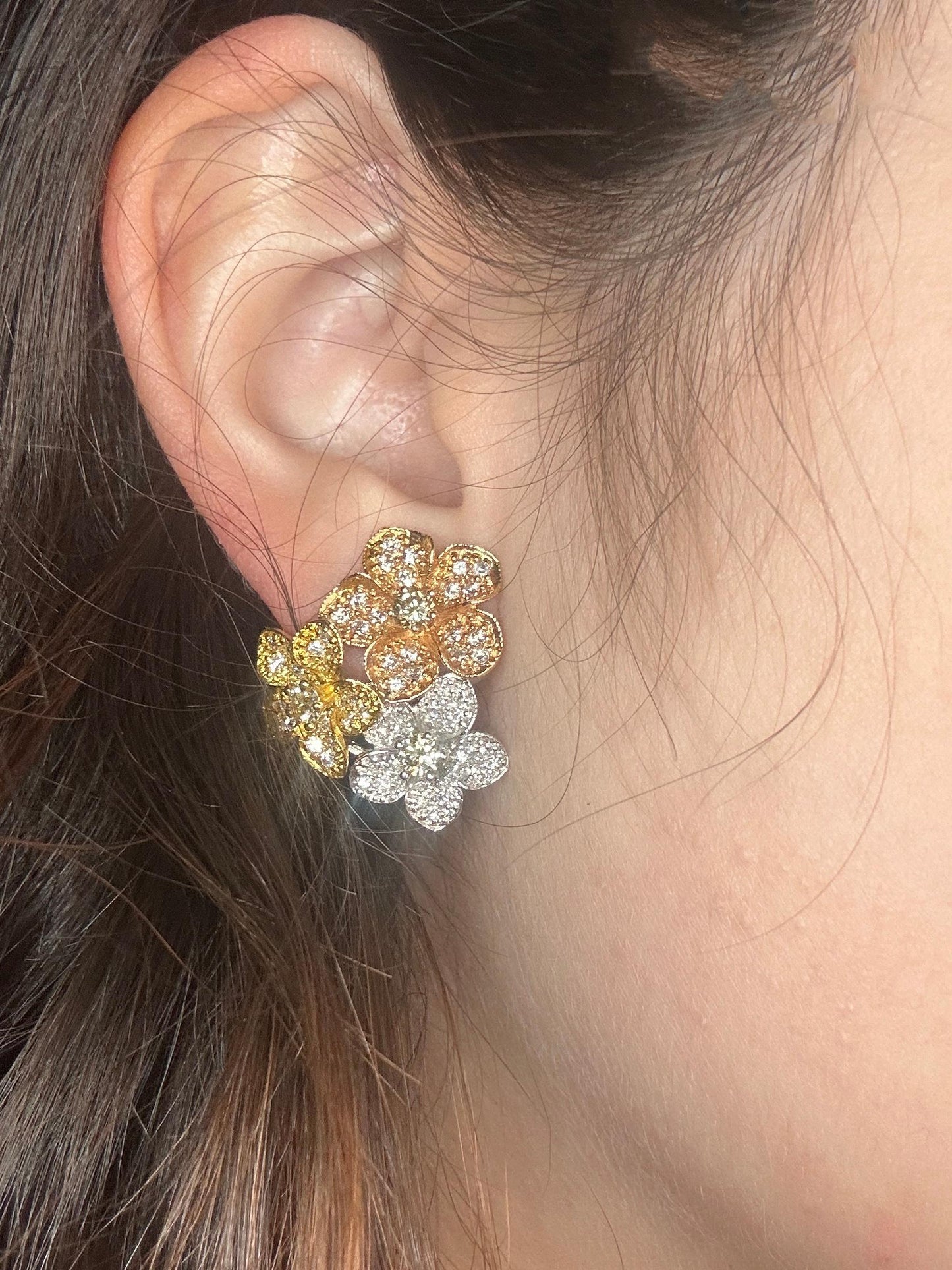18k Diamond Floral Earrings