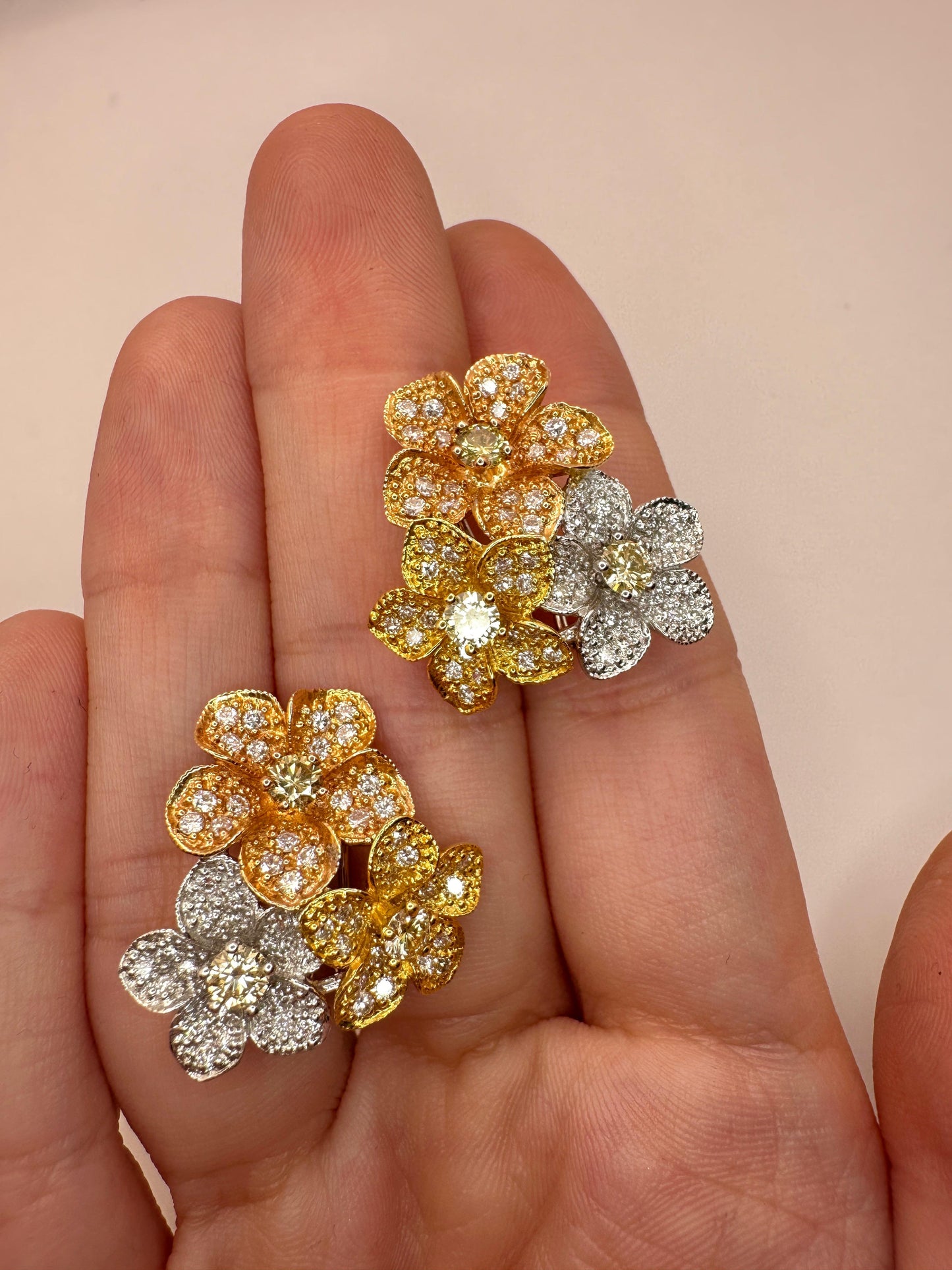 18k Diamond Floral Earrings