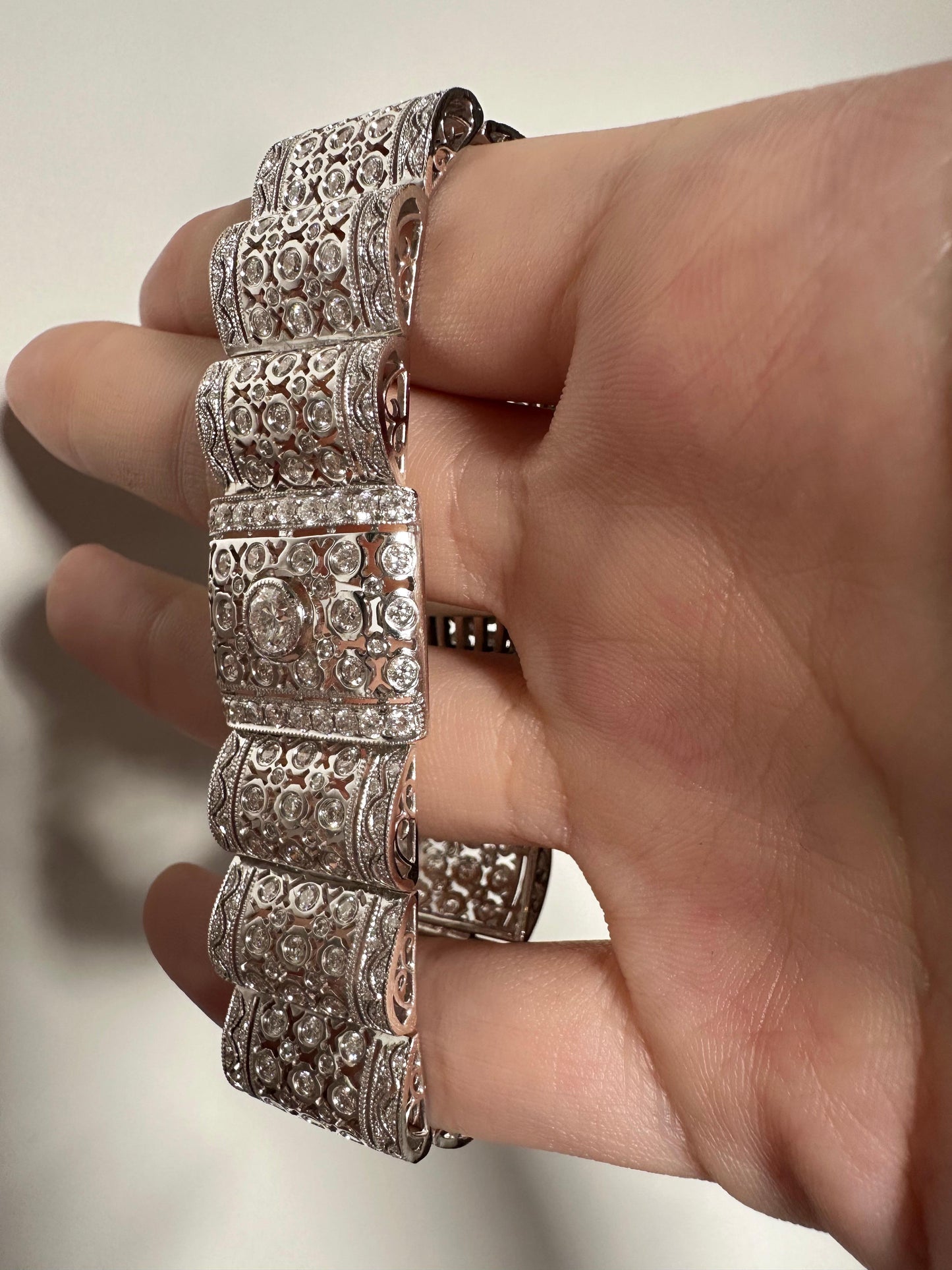 18K White Gold Diamond Bracelet