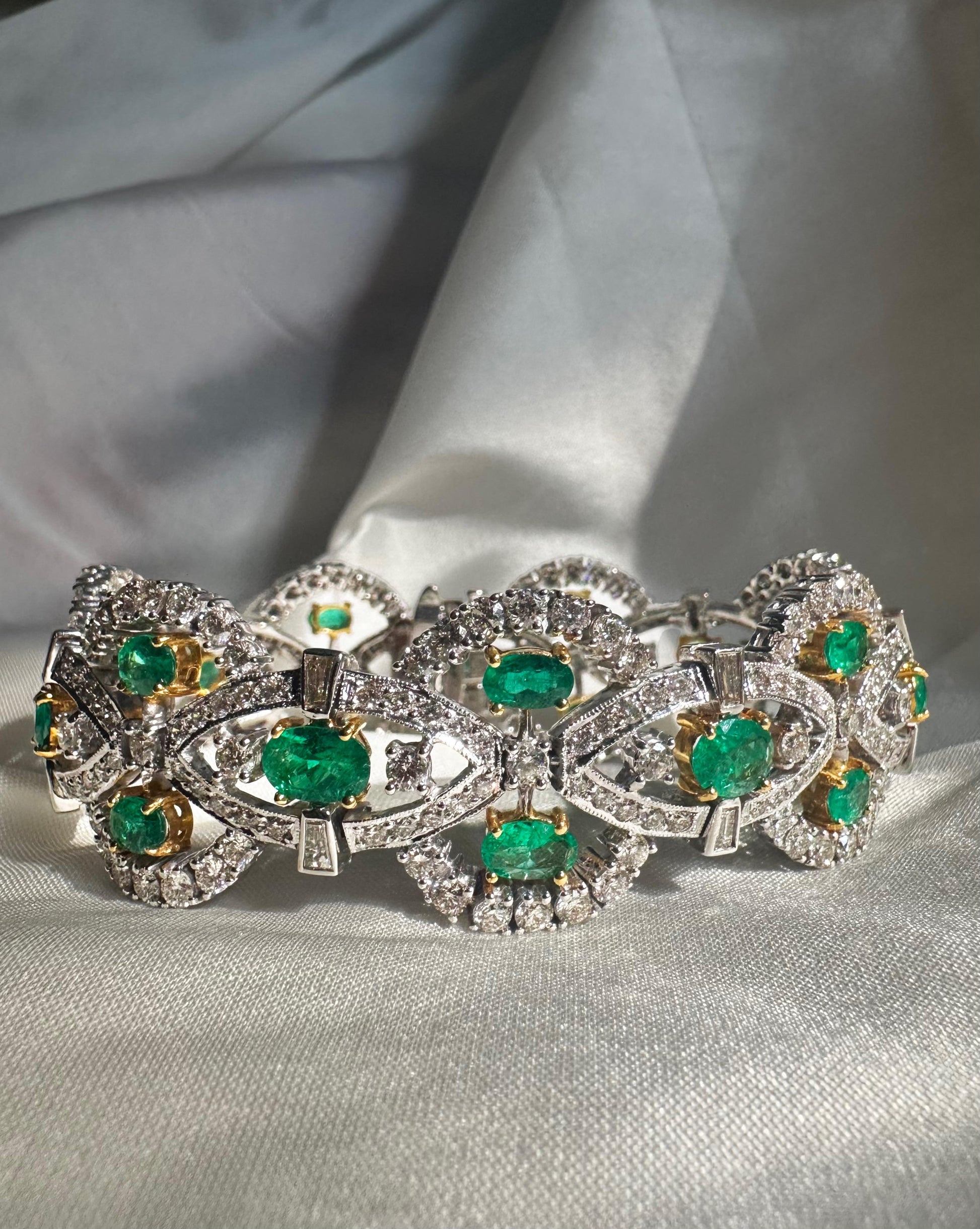 18K Two Tone Diamond and Emerald Bracelet