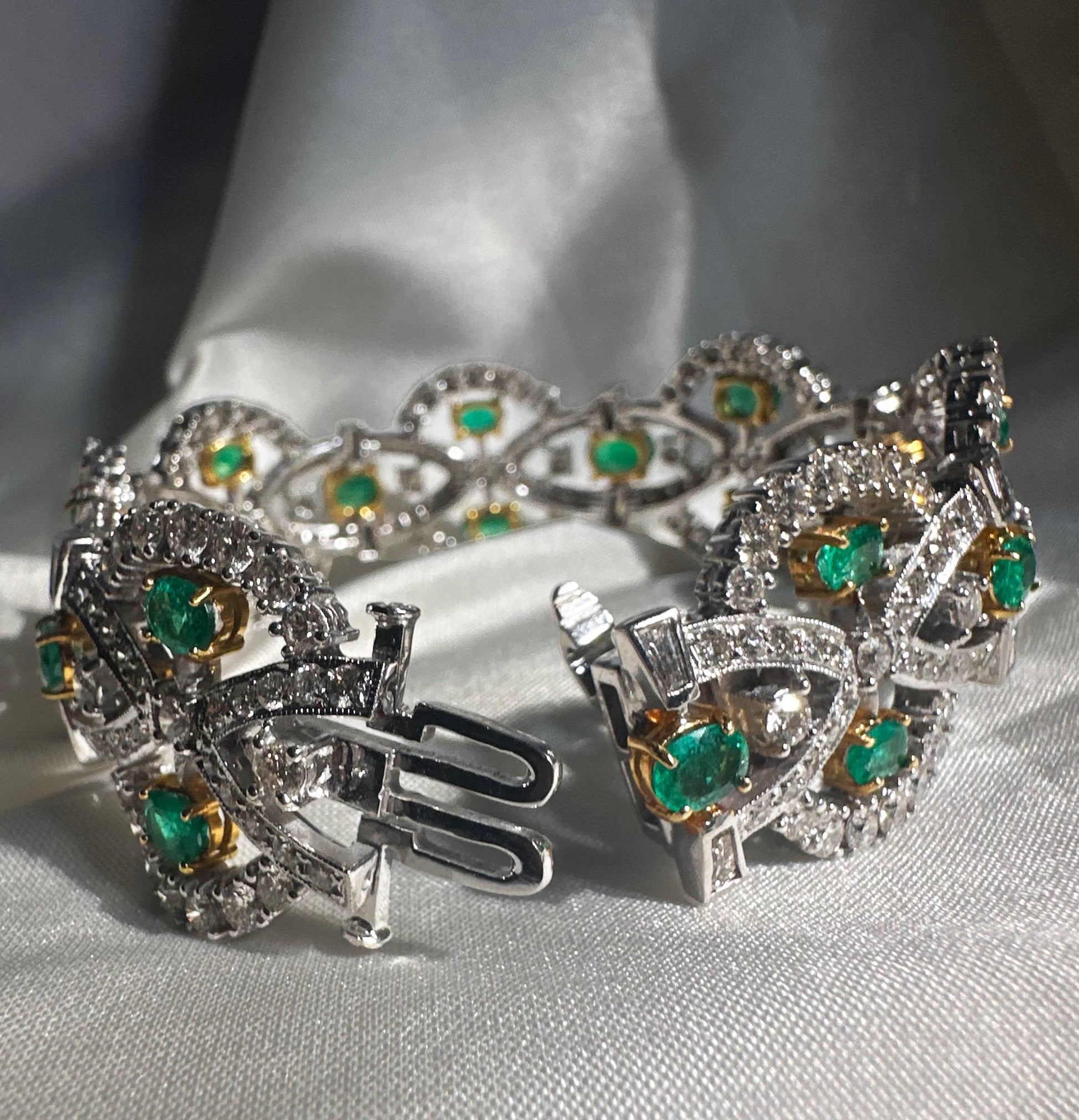 18K Two Tone Diamond and Emerald Bracelet