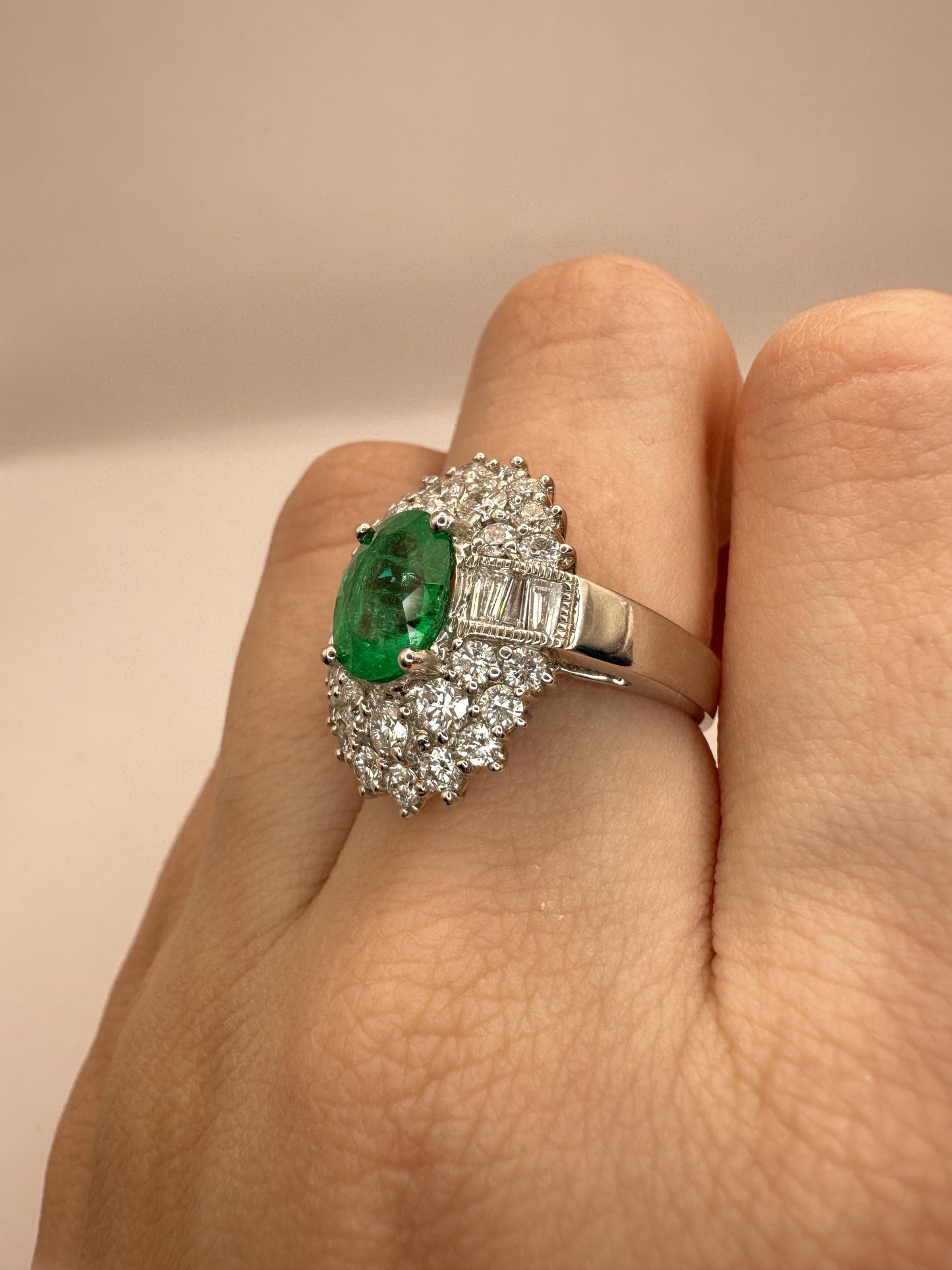 18k Diamond and Emerald Ring