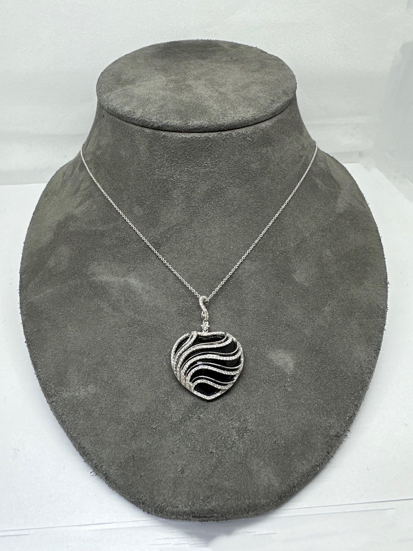 18K White Gold Diamond and Black Onyx Pendant Necklace