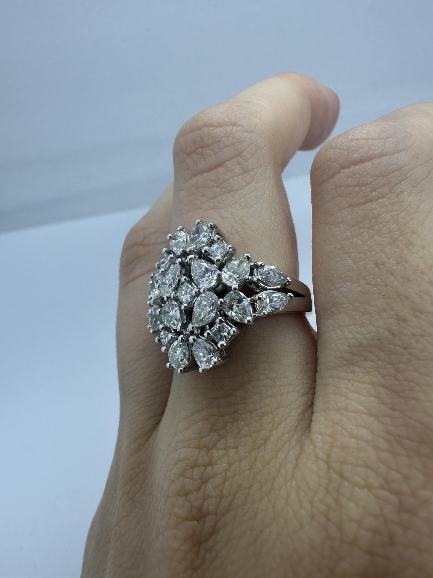18k Pear Shaped Diamond Ring