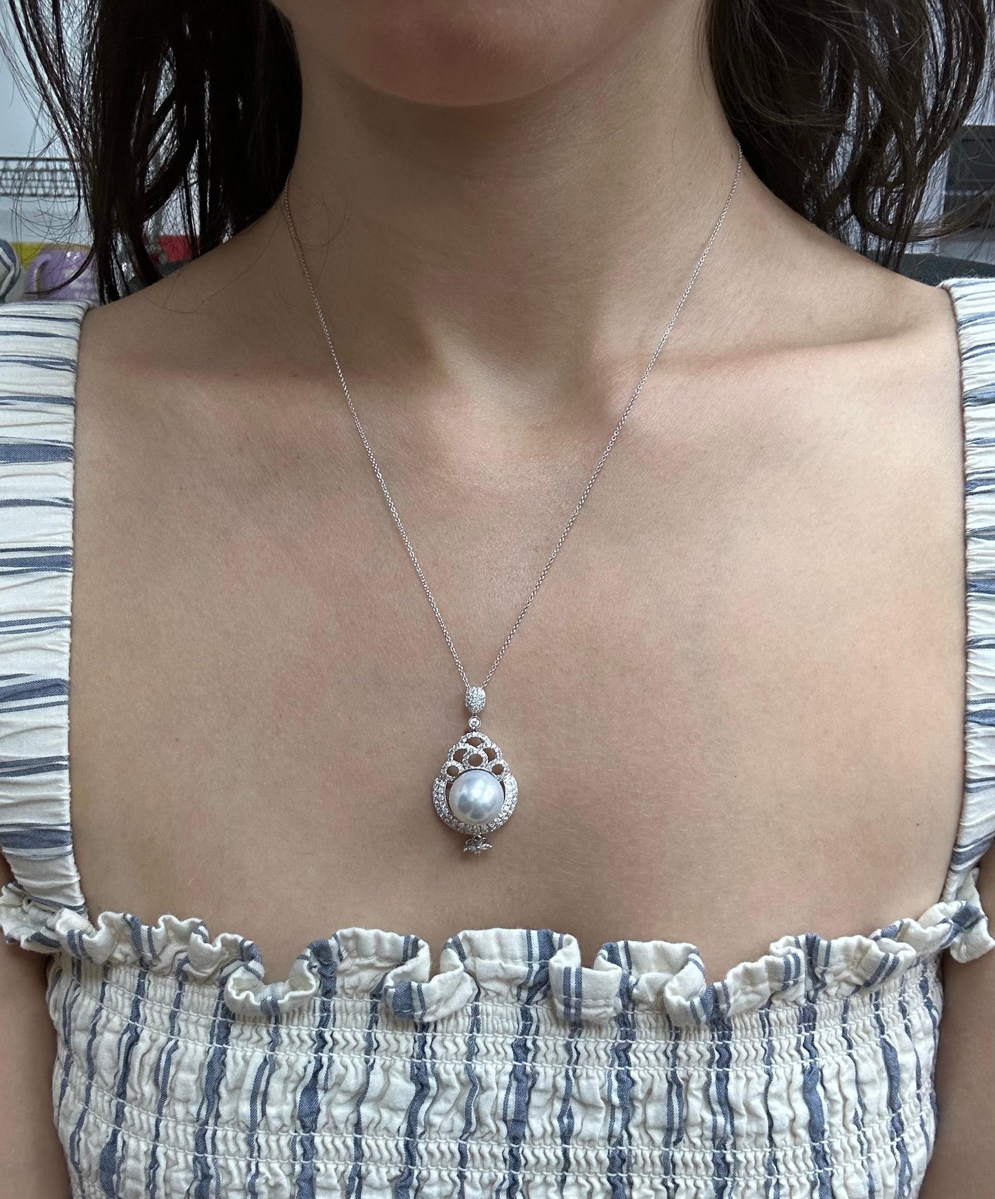 18 inch 18K White Gold Diamond Pearl Pendant Necklace - 0.75ct