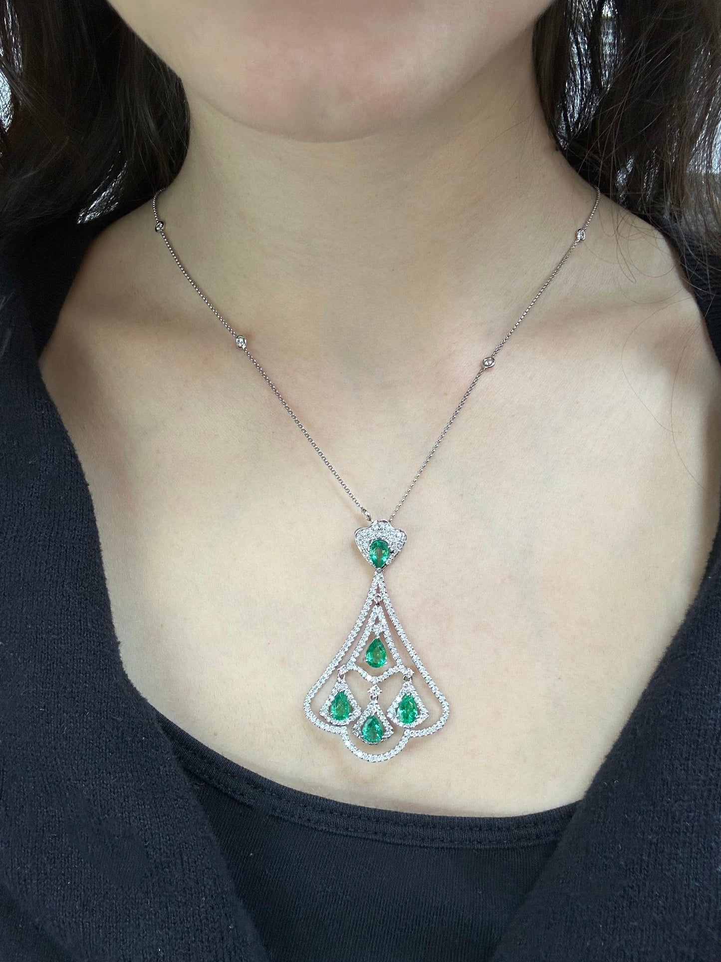 18K White Gold Diamond and Pear Cut Emerald Pendant Necklace