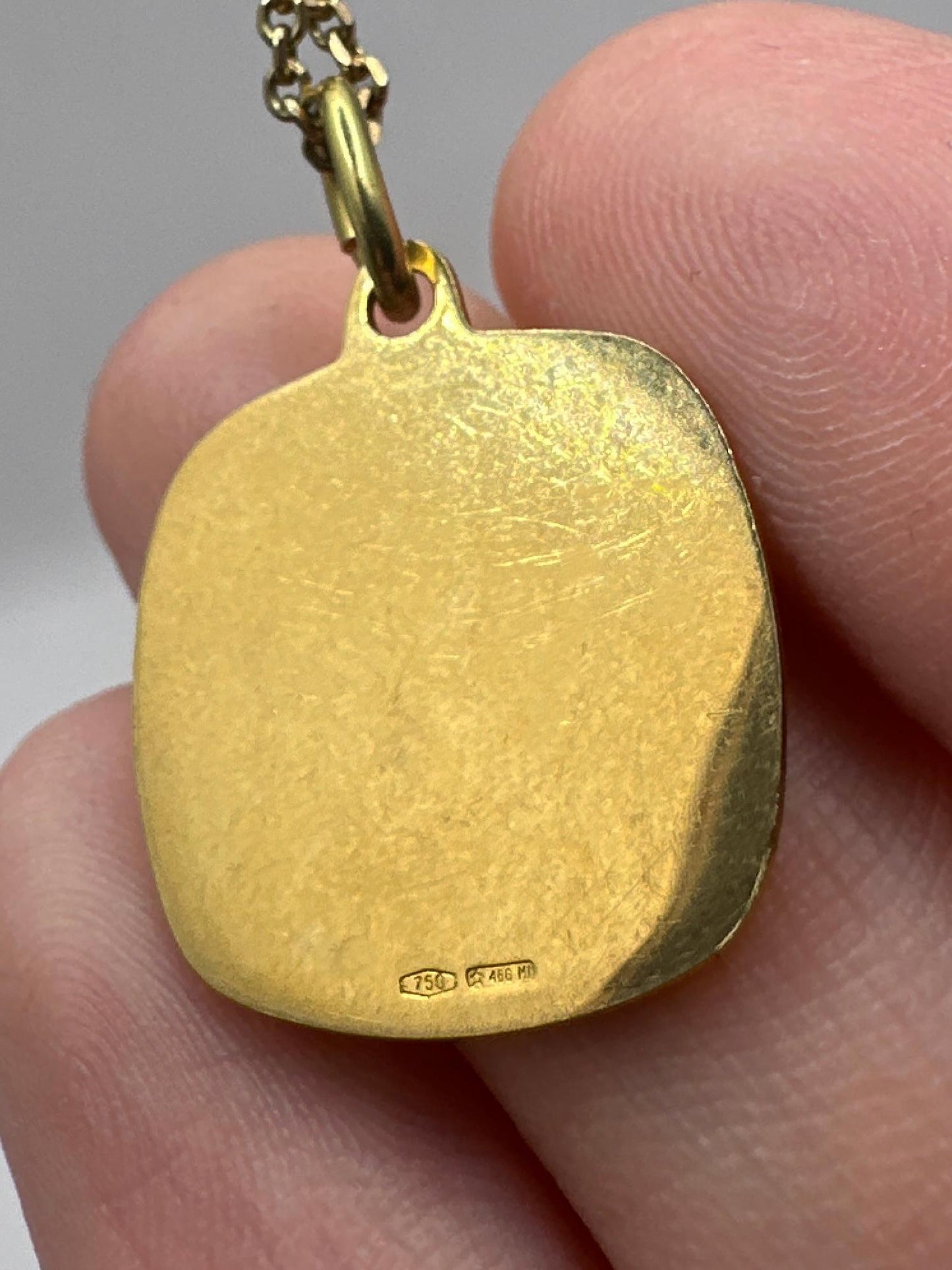 18k Yellow Gold Pisces Pendant with 14k Chain