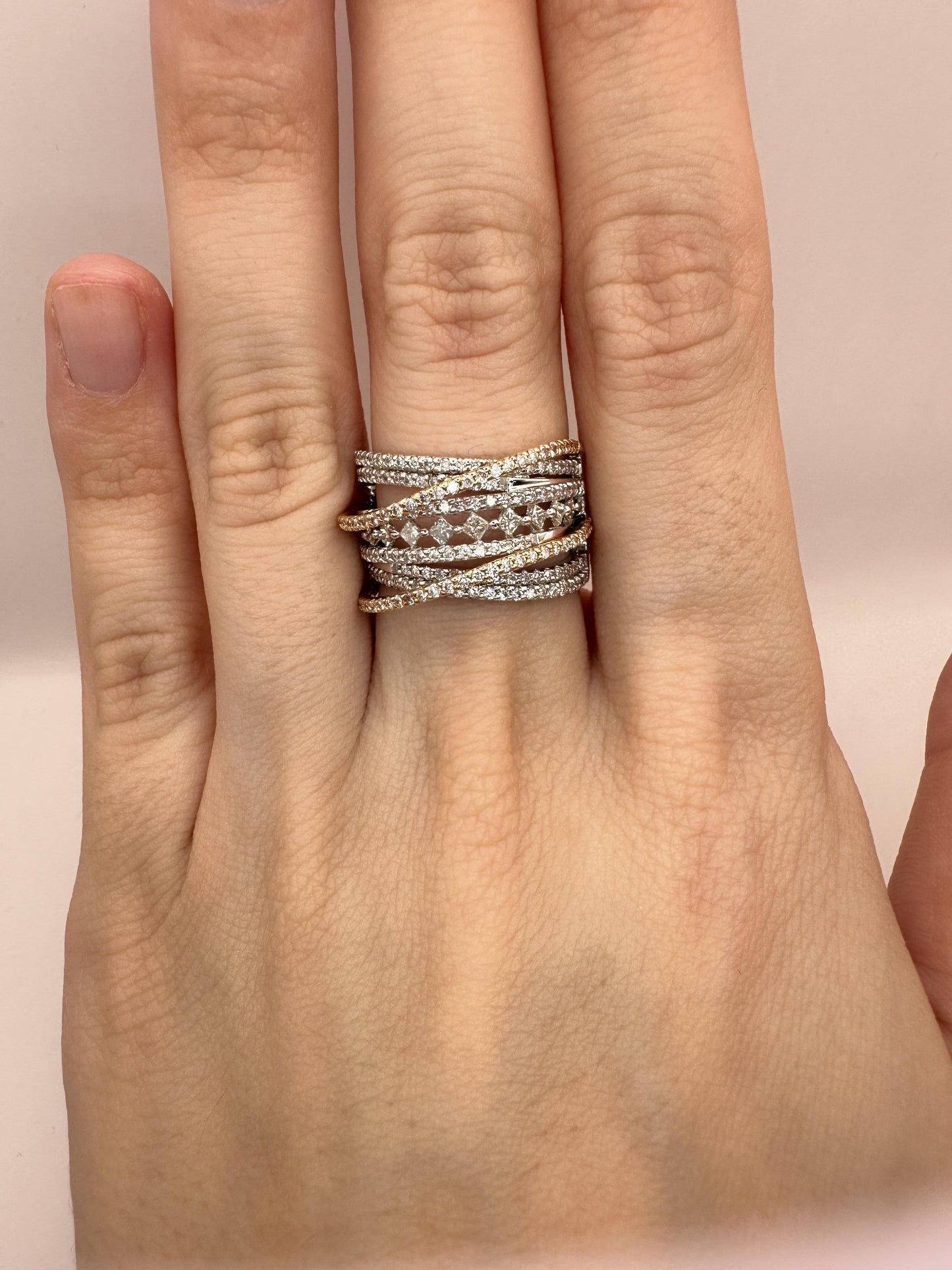 18k Diamond Band Ring