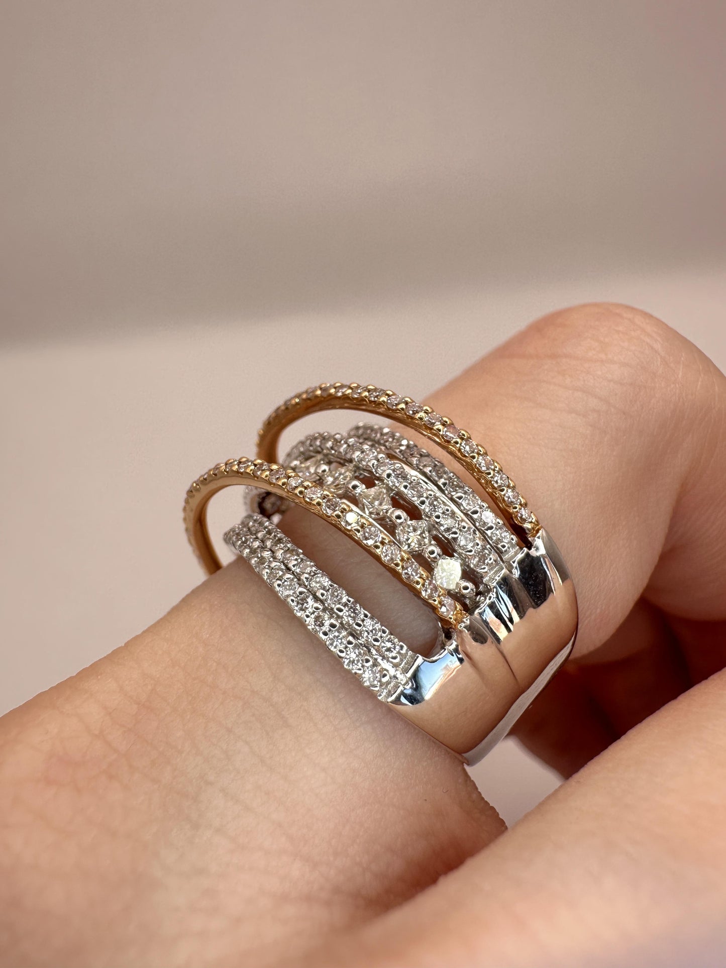 18k Diamond Band Ring
