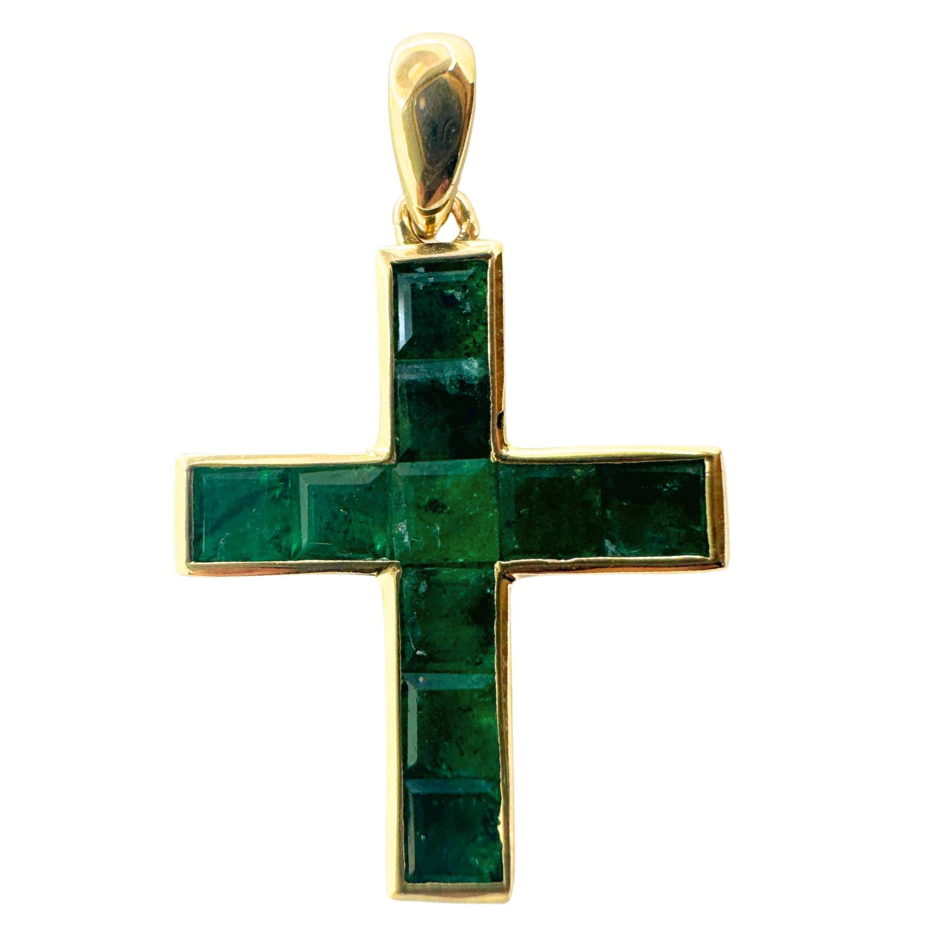 14K 1.58 Carat Emerald Cross Pendant