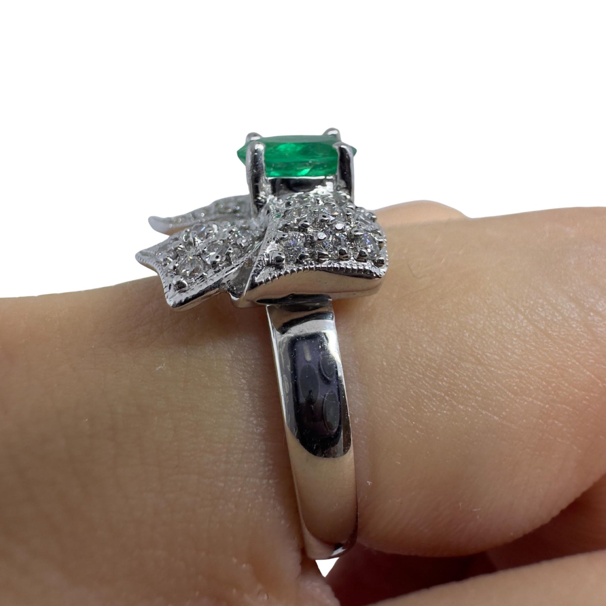 18K White Gold Diamond & Emerald Bow Ring