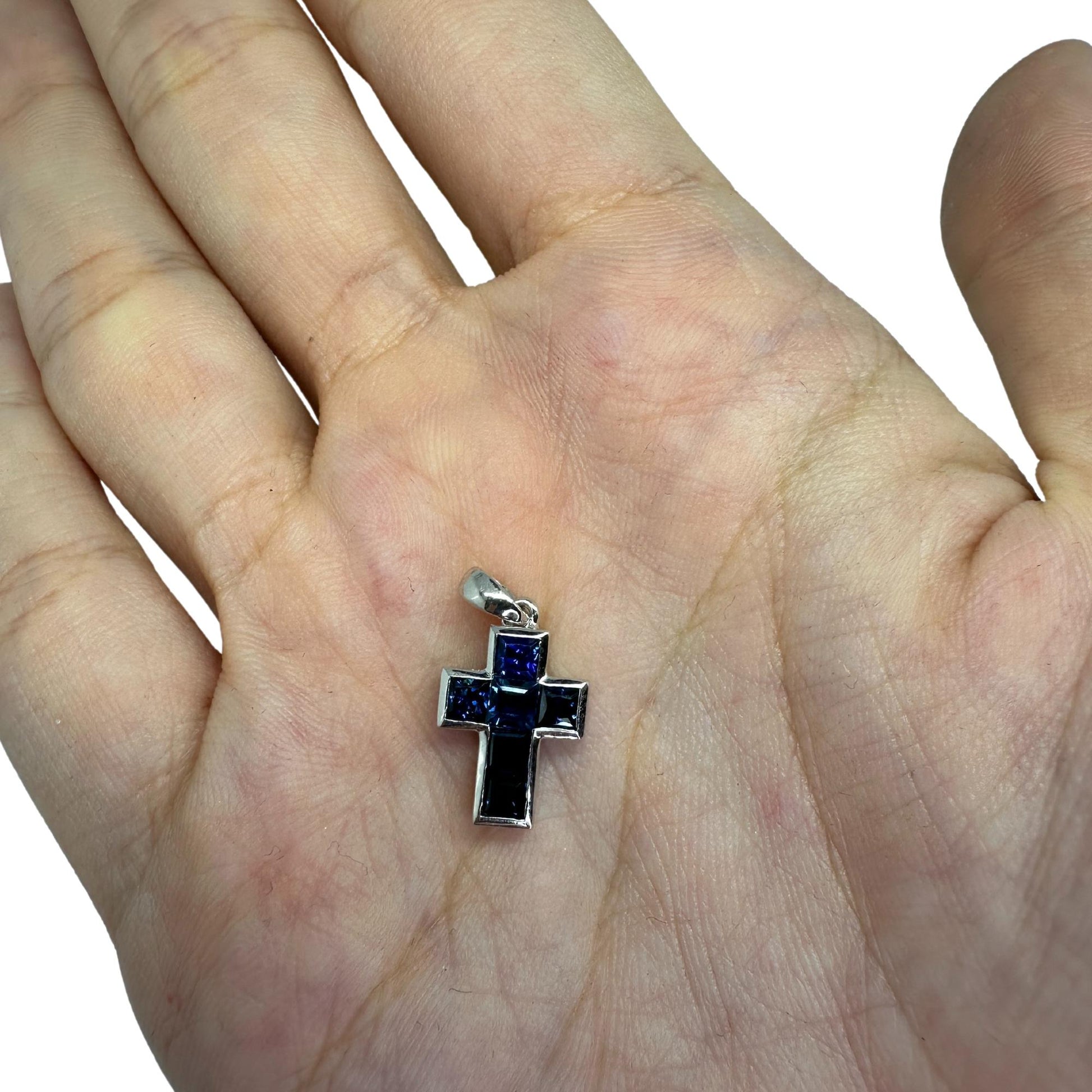 14K White Gold 1.34 Carat Sapphire Cross Pendant