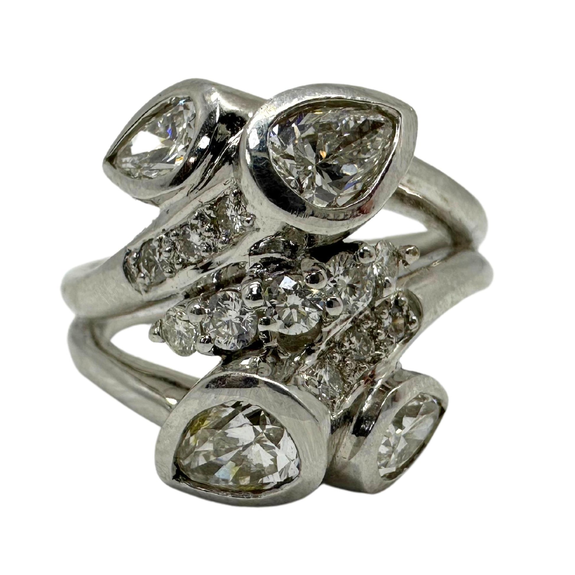 18K White Gold Pear Cut Diamond Ring