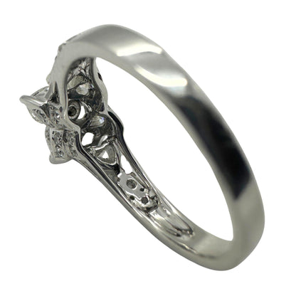 18k Diamond Ring with Floral Design and Side Heart Shaped Diamonds.