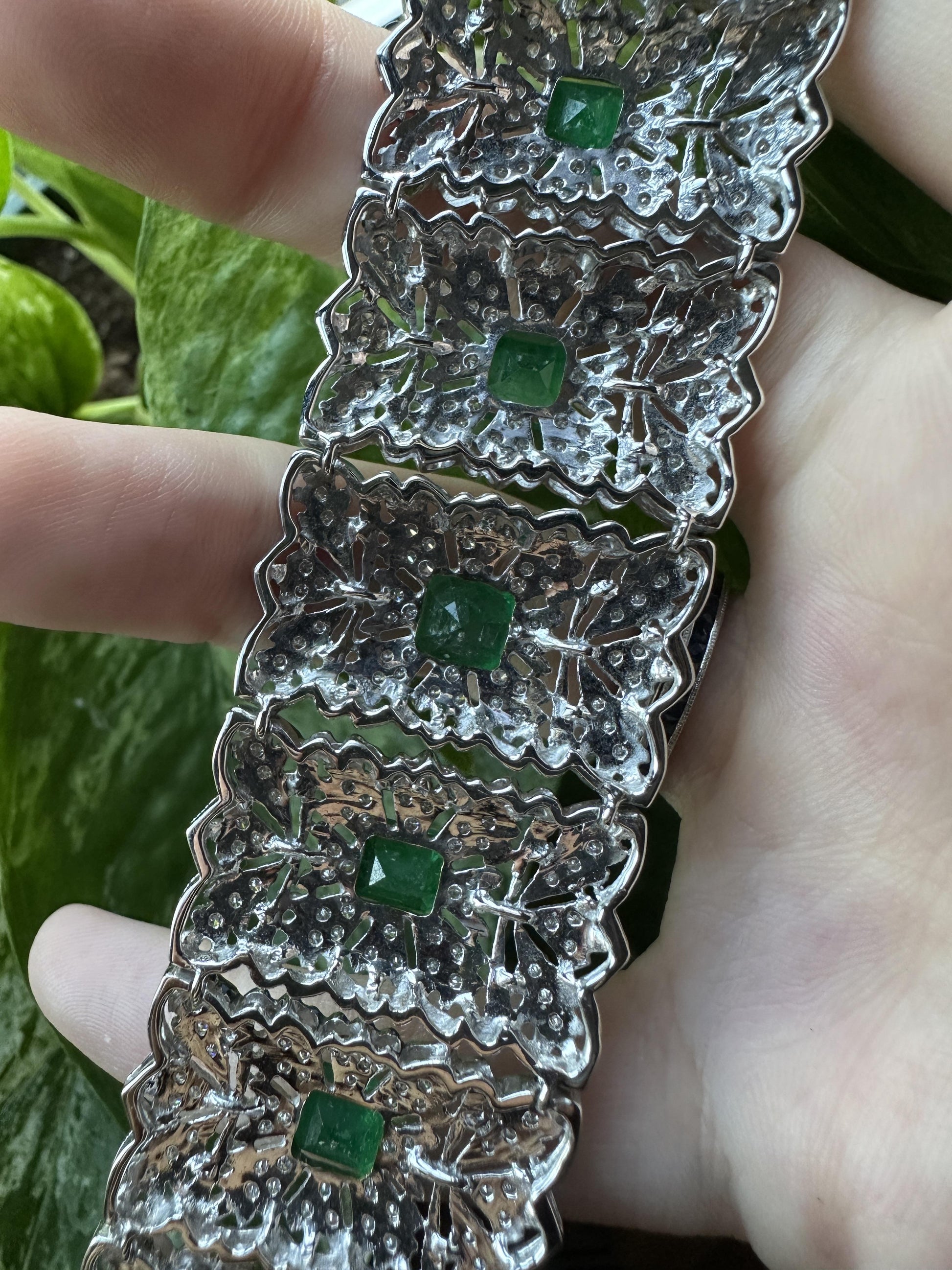 18K White Gold 13.94 Carat Emerald and Diamond Bracelet - 8 Inches