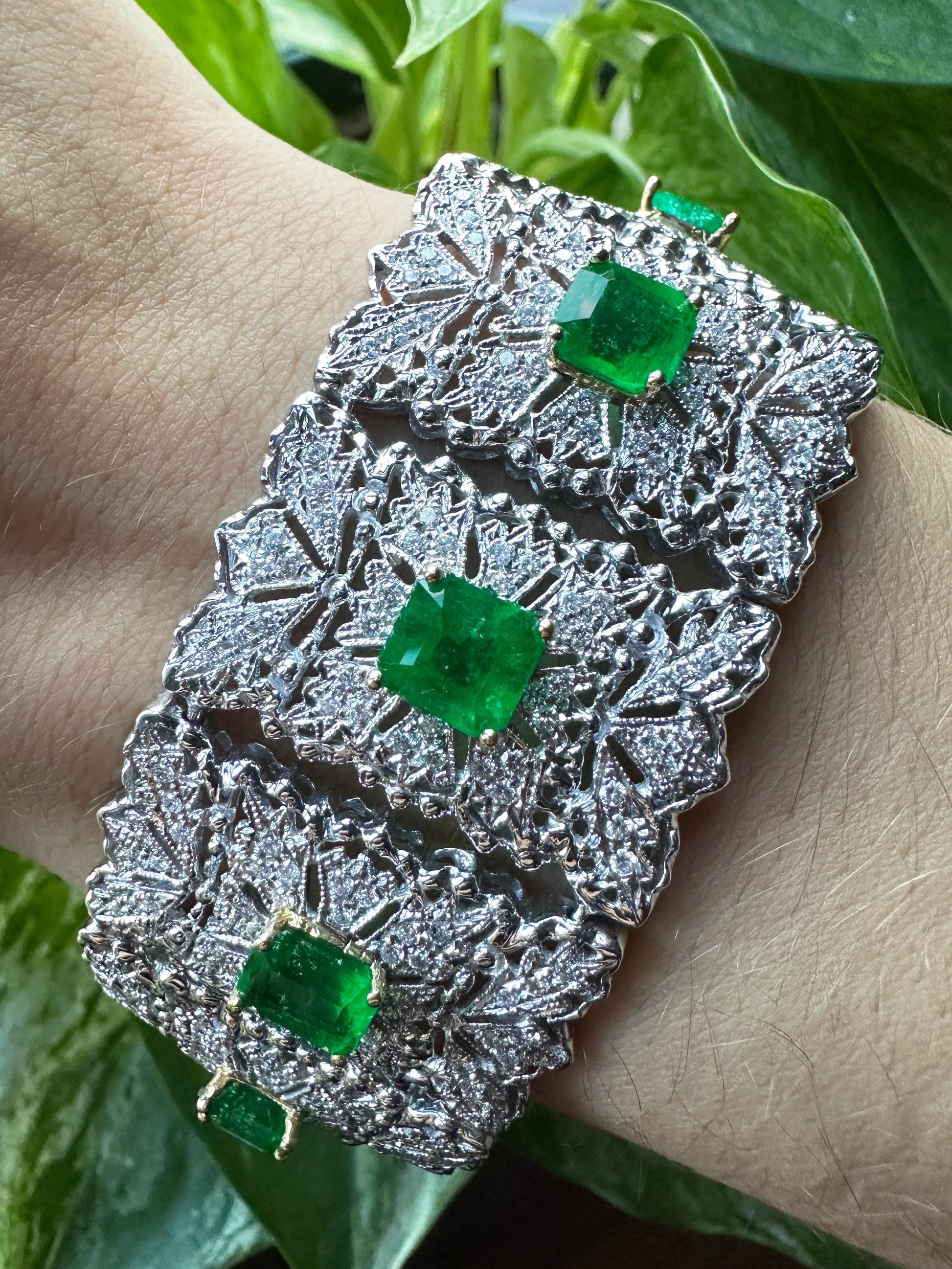 18K White Gold 13.94 Carat Emerald and Diamond Bracelet - 8 Inches