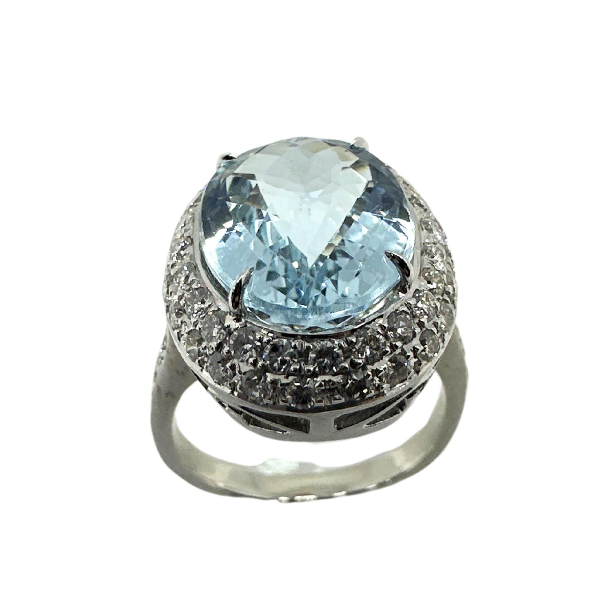 18k Diamond and Aquamarine Ring