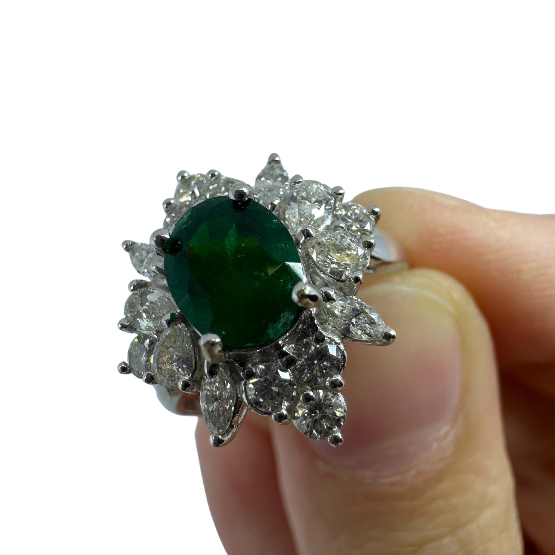 18k White Gold Diamond and Emerald Ring