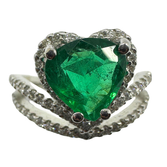 18k White Gold Diamond and Emerald Heart Ring