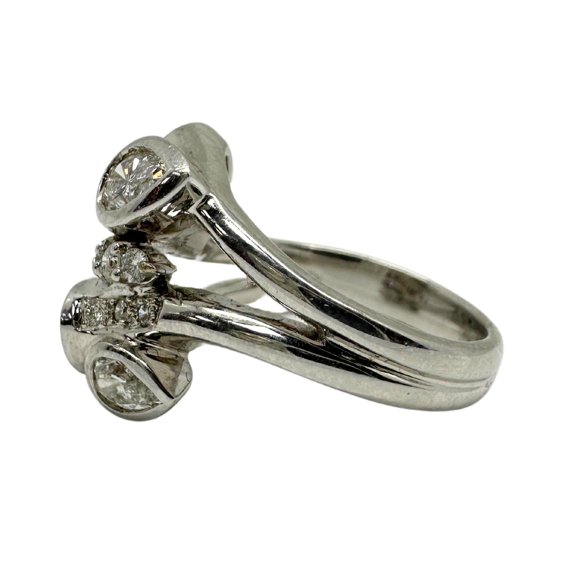 18K White Gold Pear Cut Diamond Ring