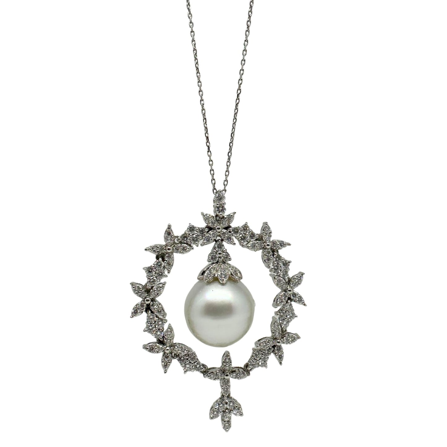 18K White Gold Diamond and Pearl Pendant Necklace