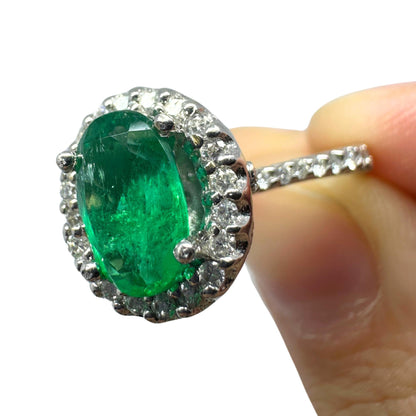 18K White Gold Diamond and Emerald Ring