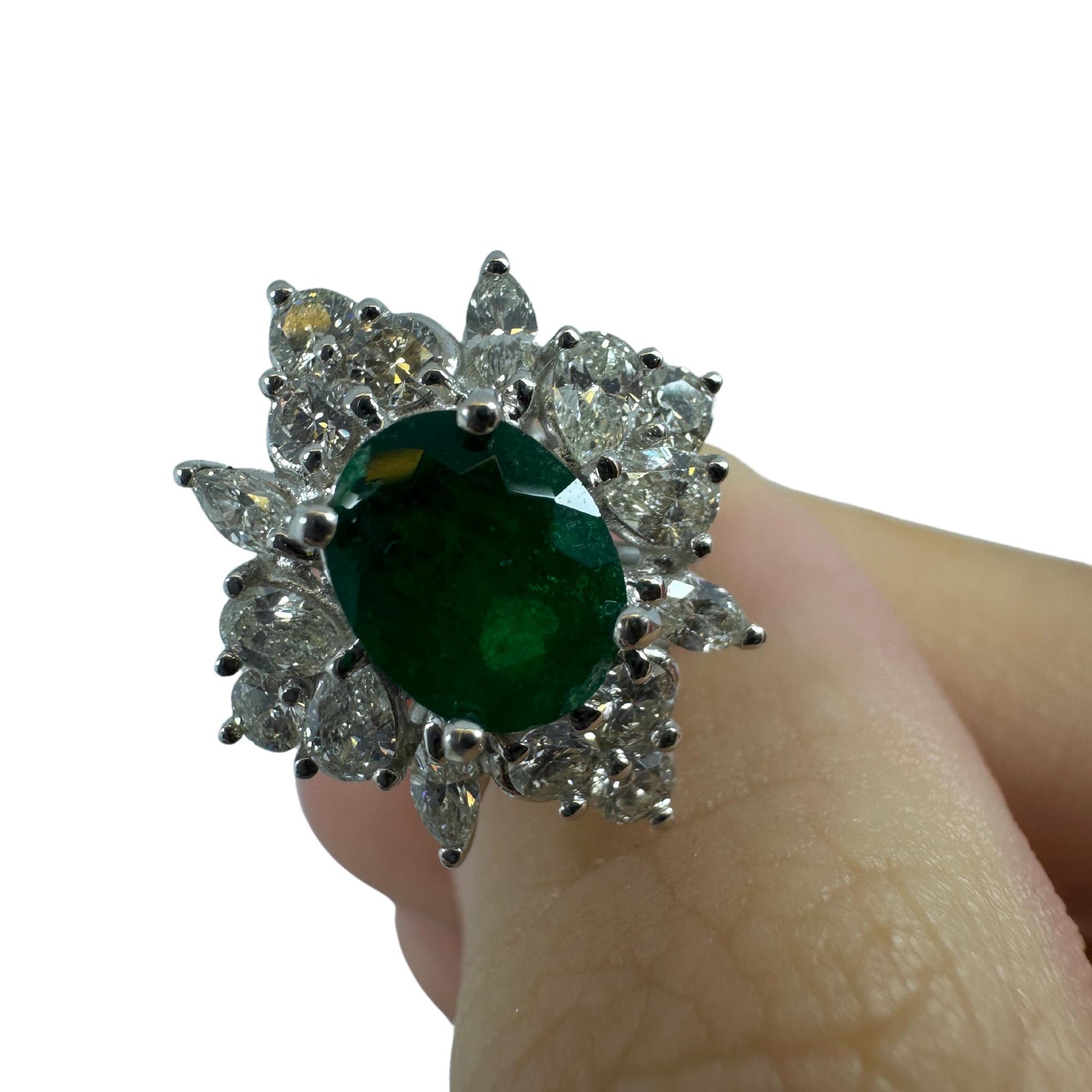 18k White Gold Diamond and Emerald Ring