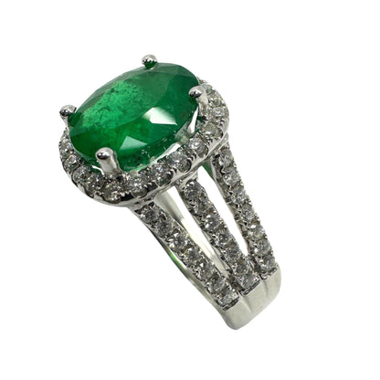 18k White Gold Diamond and Emerald Ring