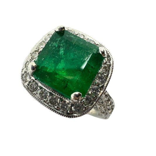 18K White Gold Diamond and Emerald Ring