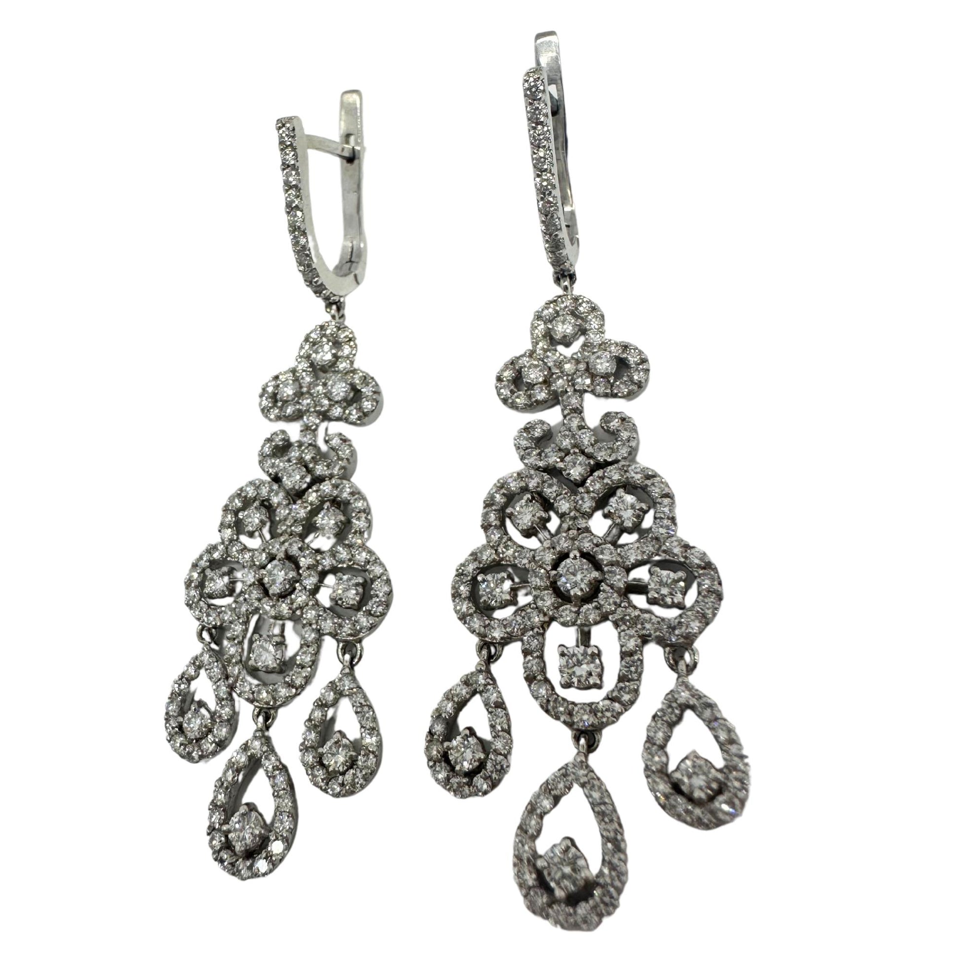 18K White Gold Diamond Drop Earrings