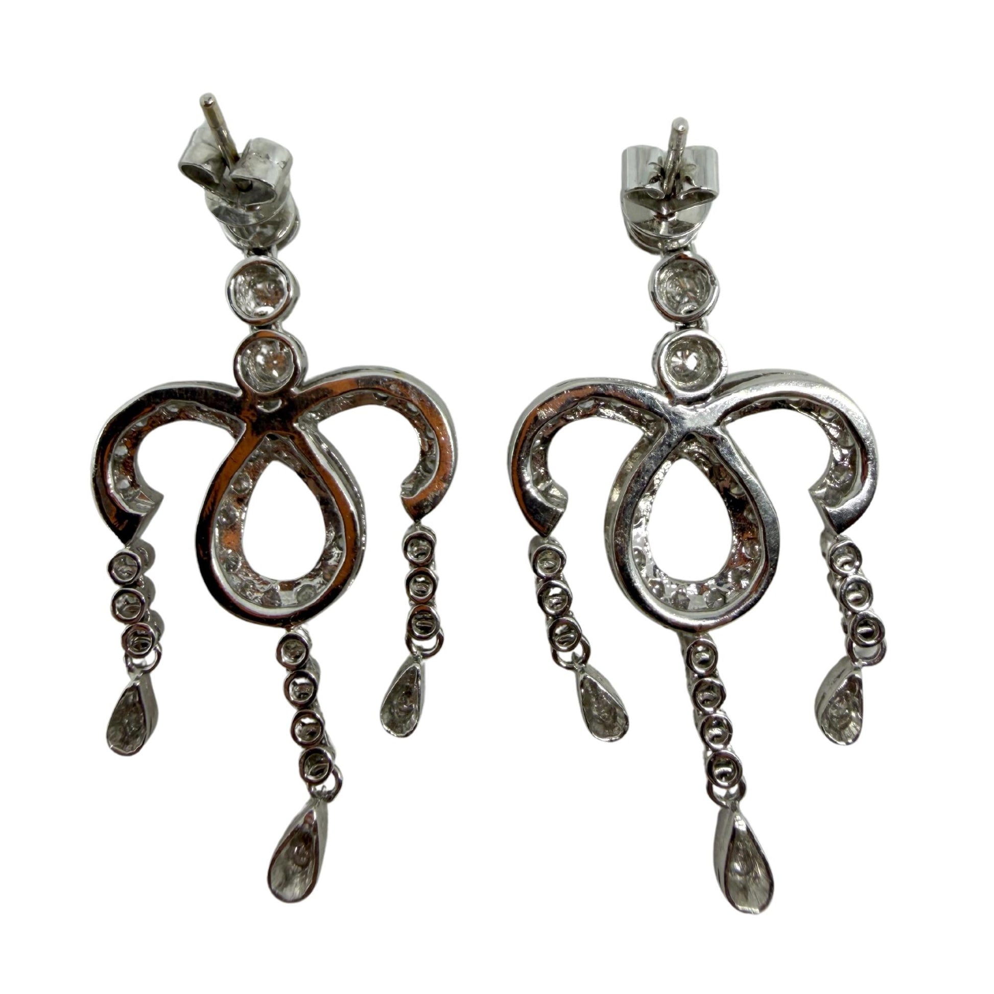 18k White Gold 1.36 Carat Diamond Drop Chandelier Earrings