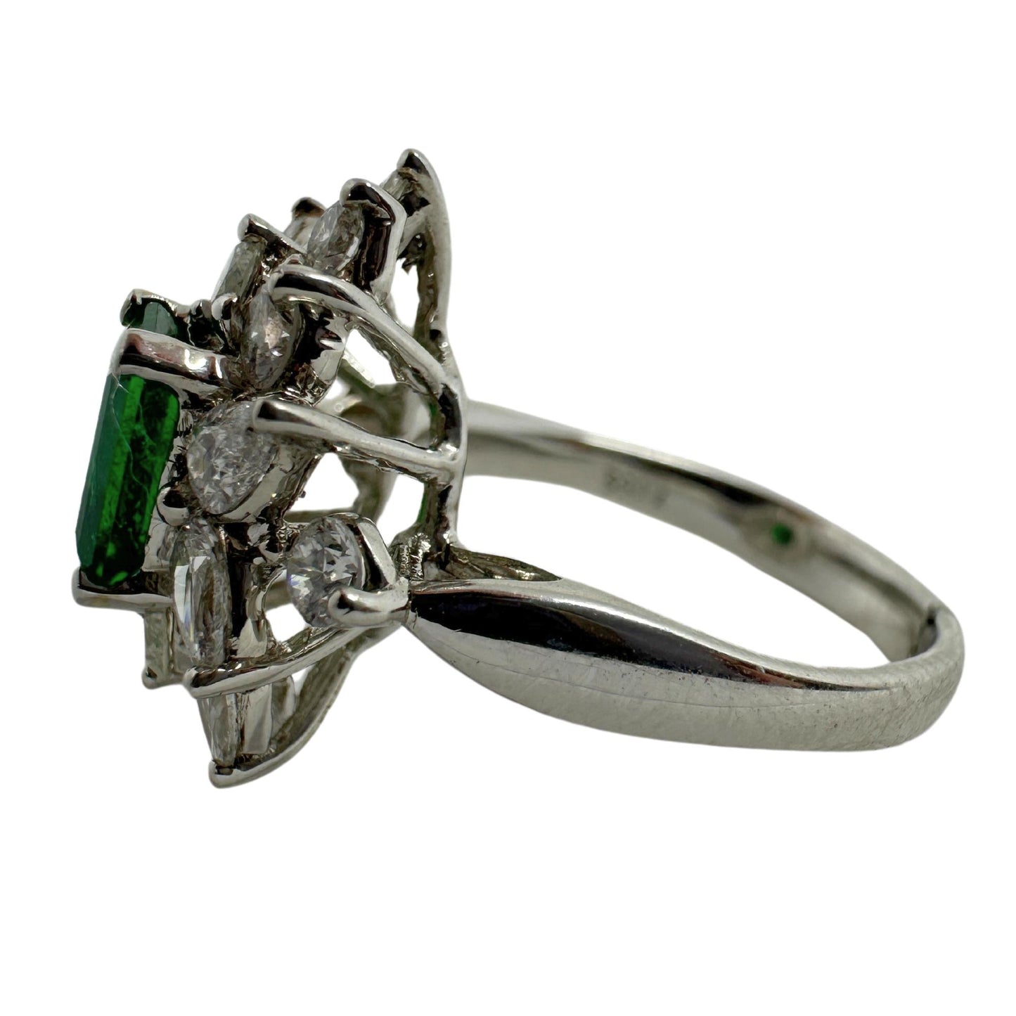 18k White Gold Diamond and Emerald Ring